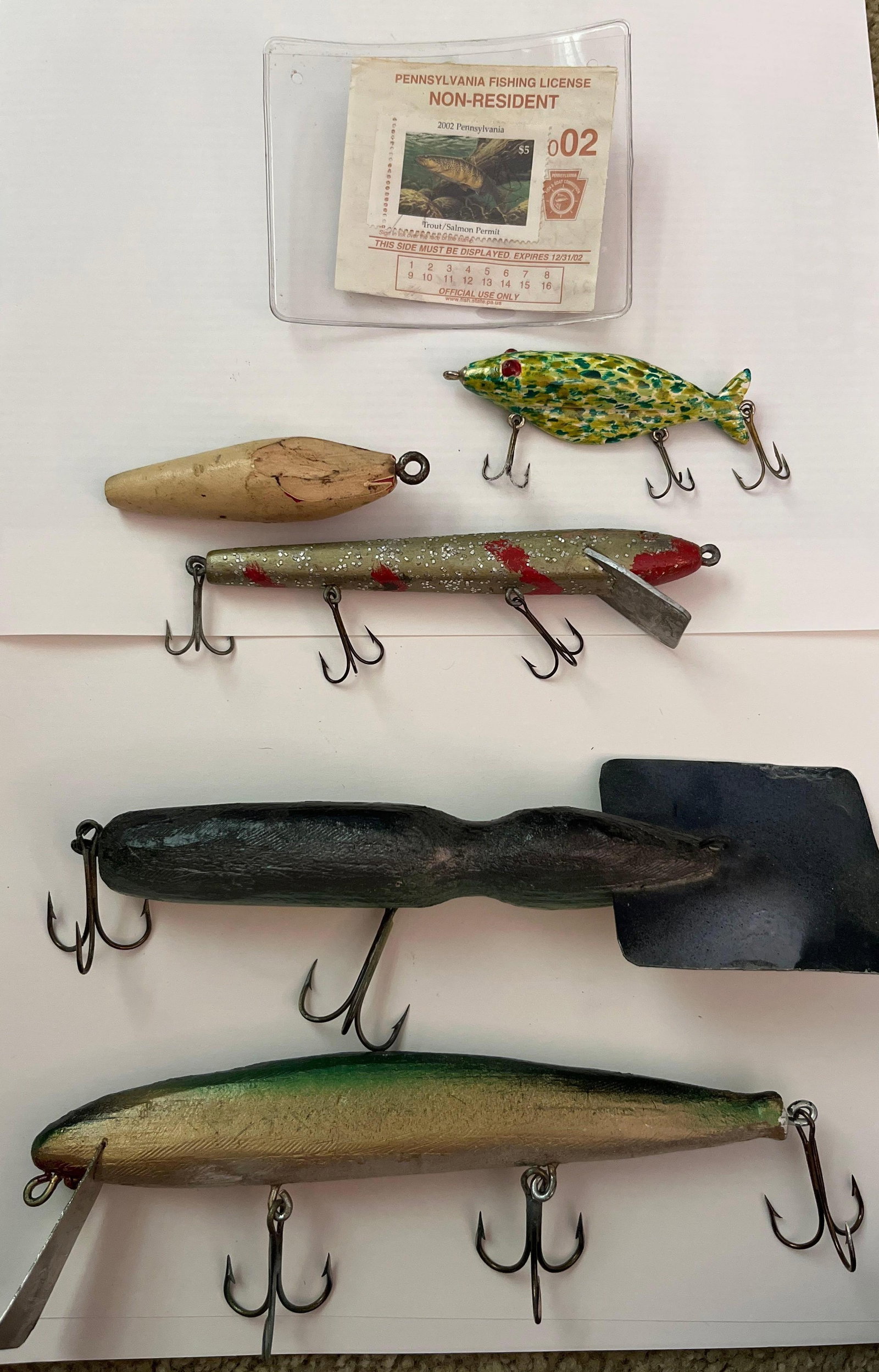 12 Fishing Lures & 2002 PA License (1 of 10)
