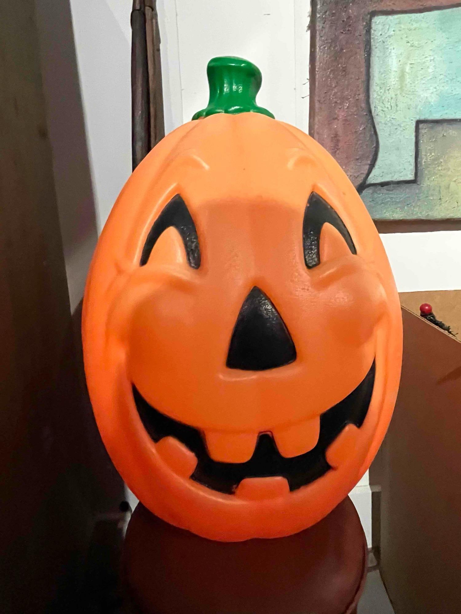 Halloween Jack-O-Lantern Blow Mold (1 of 2)