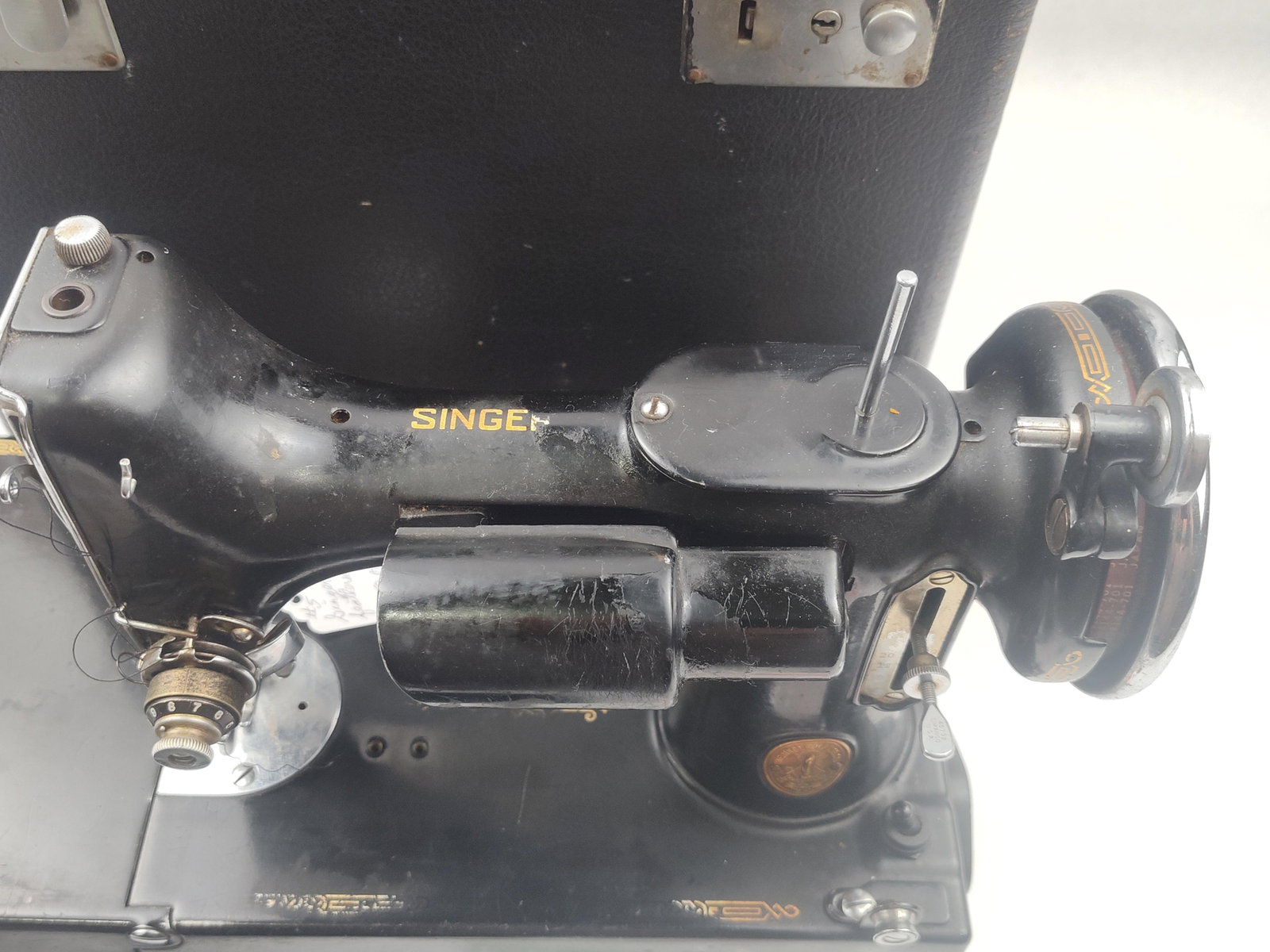 Singer 221 Featherweight Sewing Machine - 4