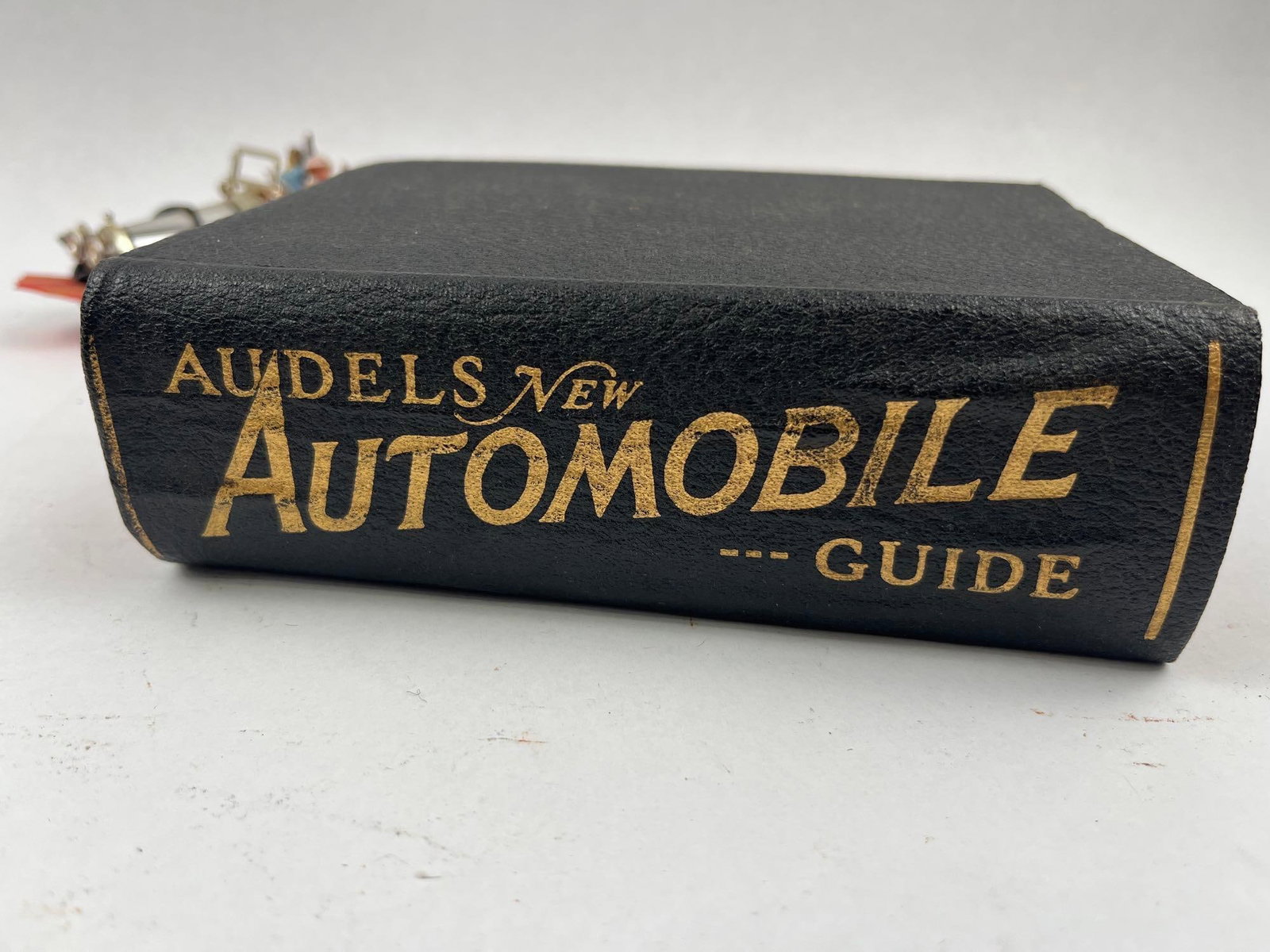Audels Auto Guide & Corgi Chitty Chitty - 3