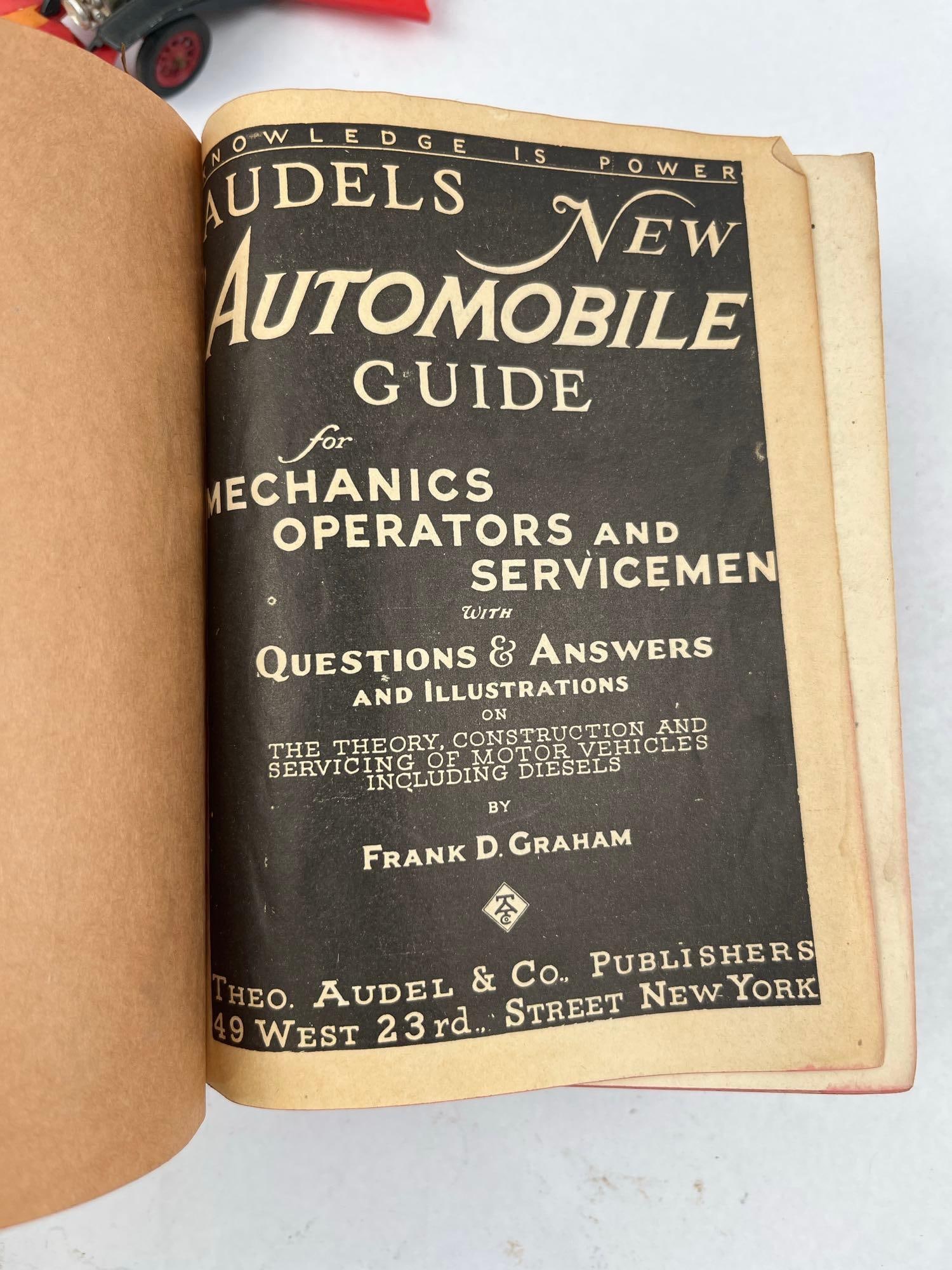 Audels Auto Guide & Corgi Chitty Chitty - 5