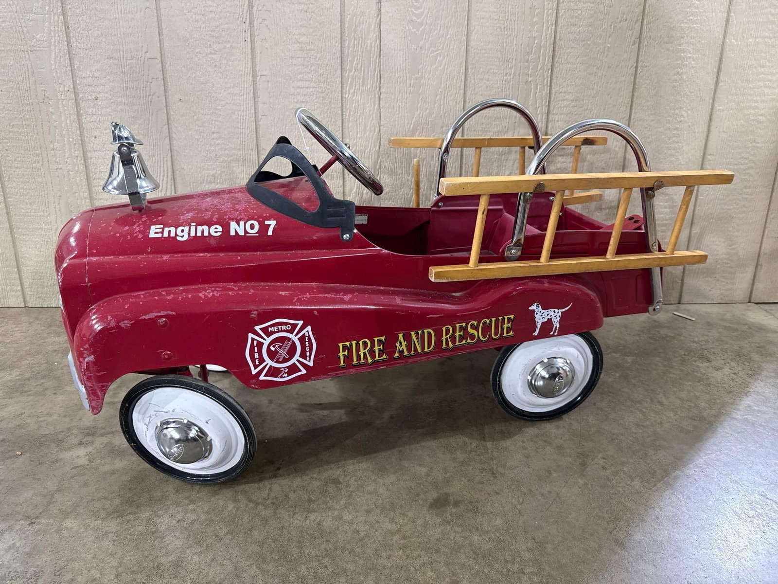AMF Fire & Rescue Engine 7 Pedal Car (1 of 7)