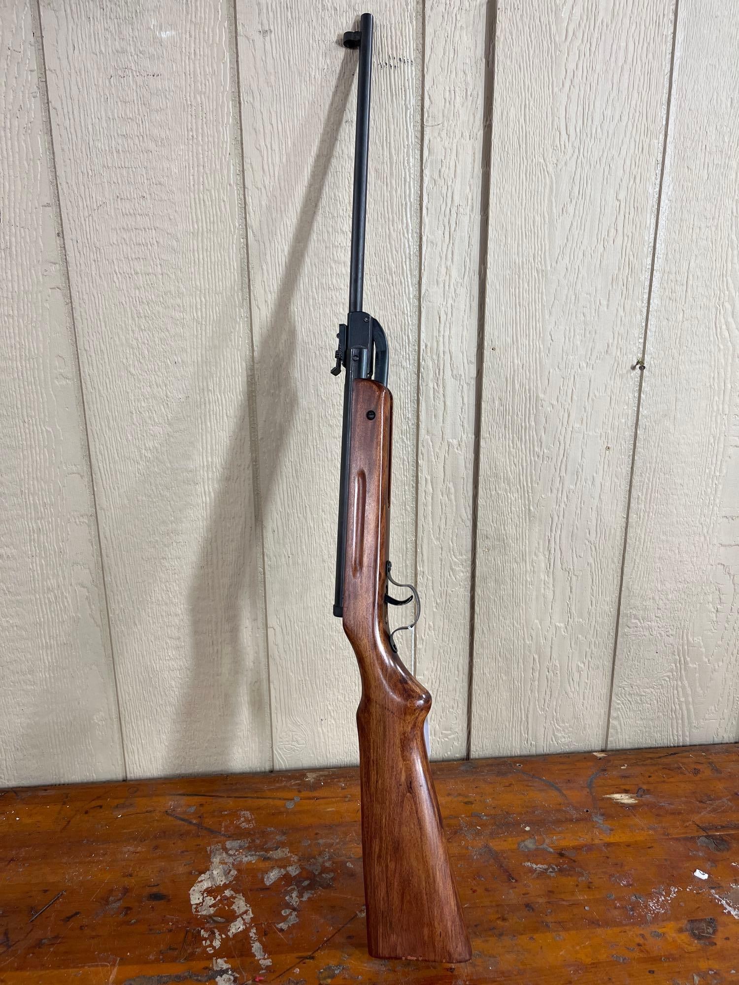Break-Barrel Spring-Piston Air Rifle (1 of 5)
