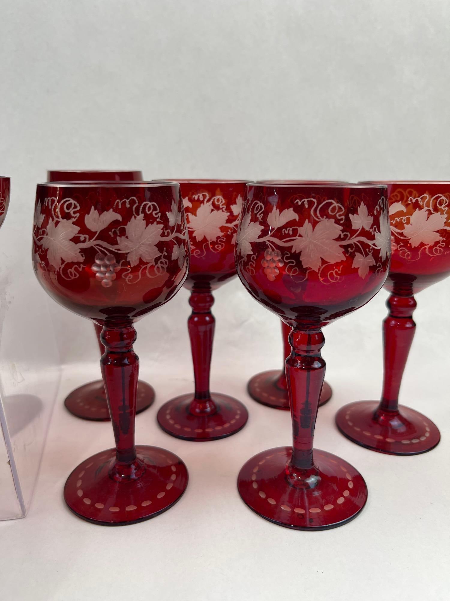 19 Ruby Cut-to-Clear Grapevine Glass - 2