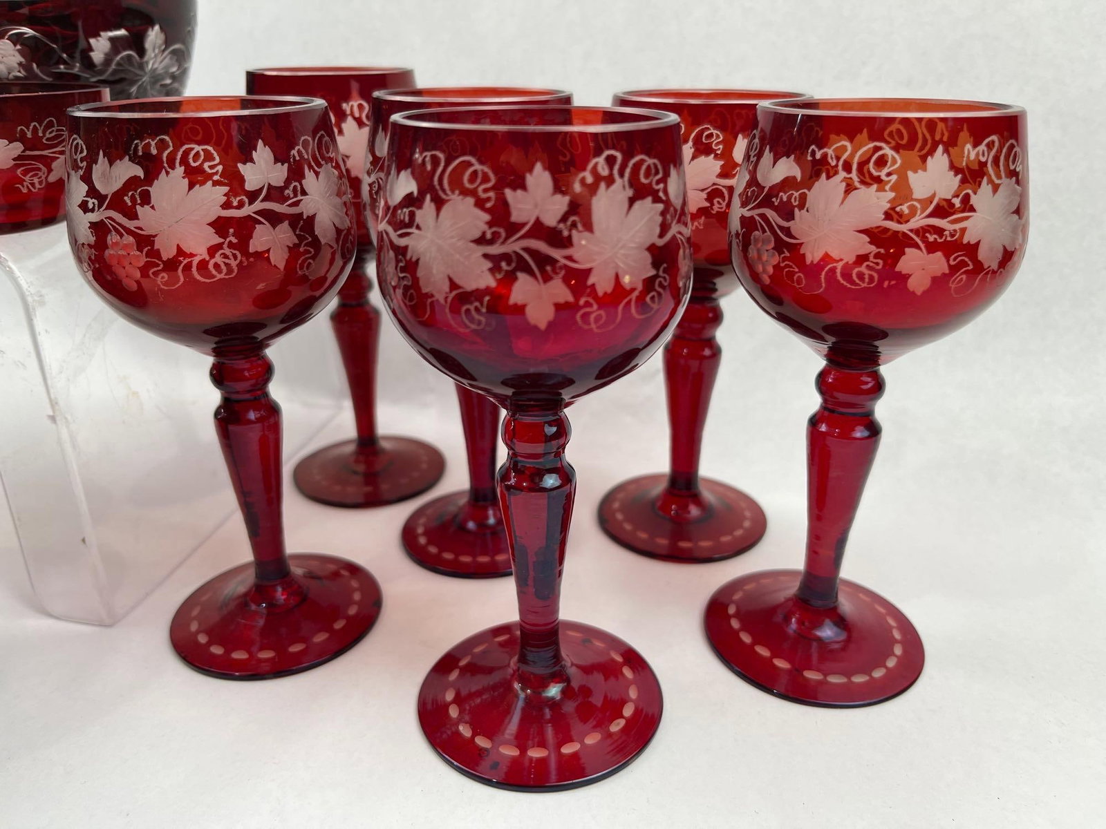 19 Ruby Cut-to-Clear Grapevine Glass - 3