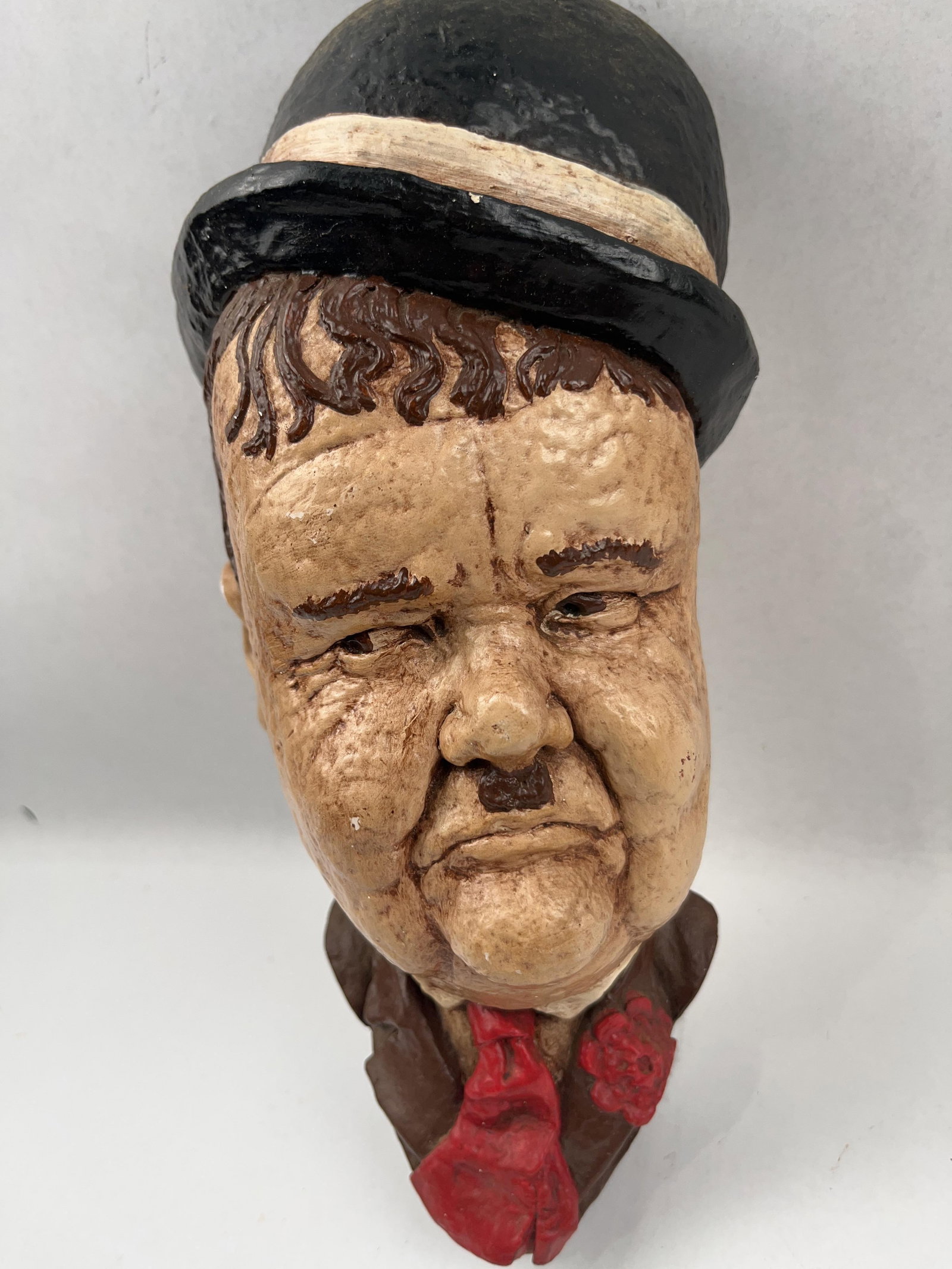 Pair Laurel & Hardy Chalkware Plaques - 4