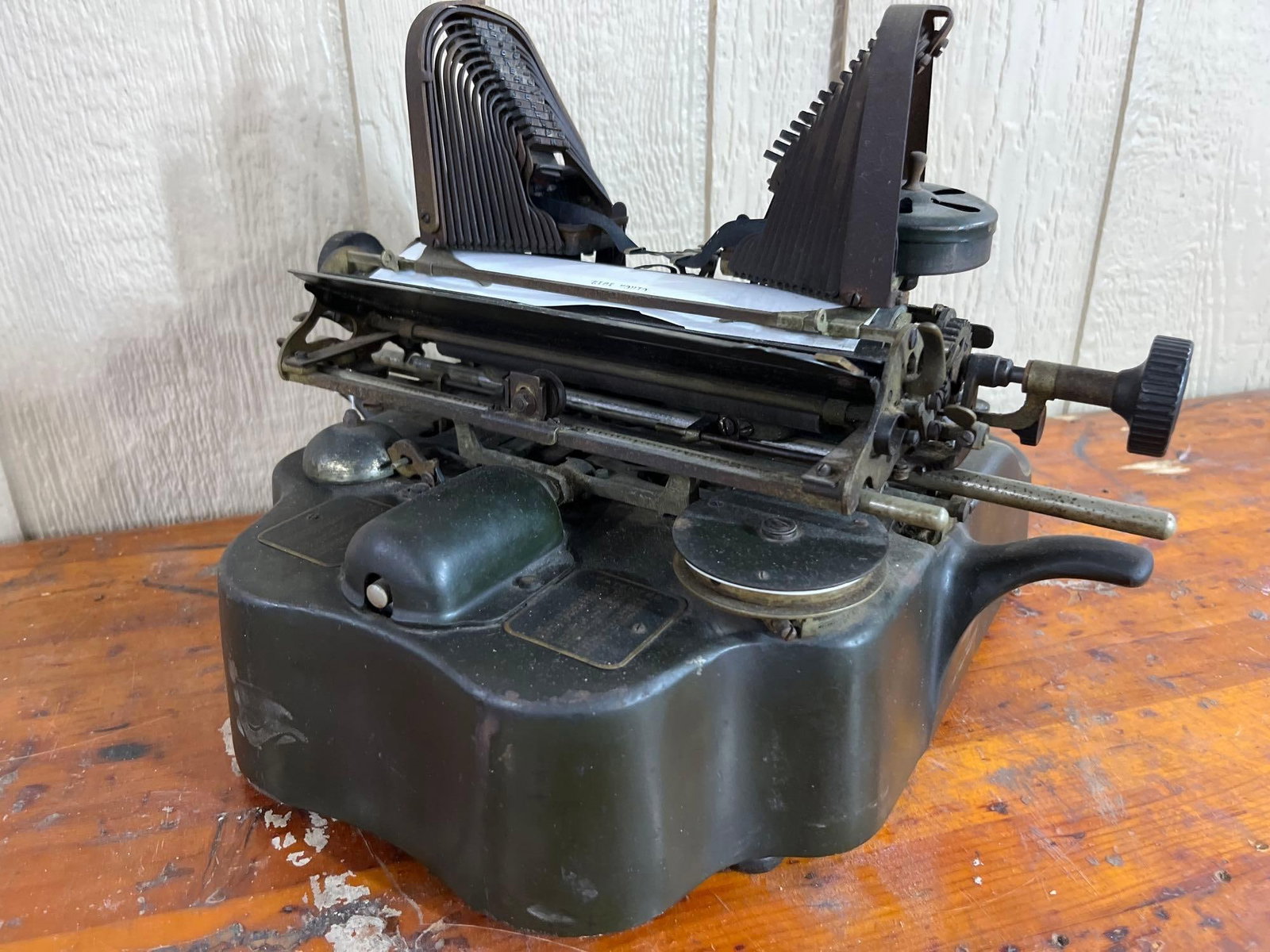 Oliver No. 9 Batwing Typewriter - 5