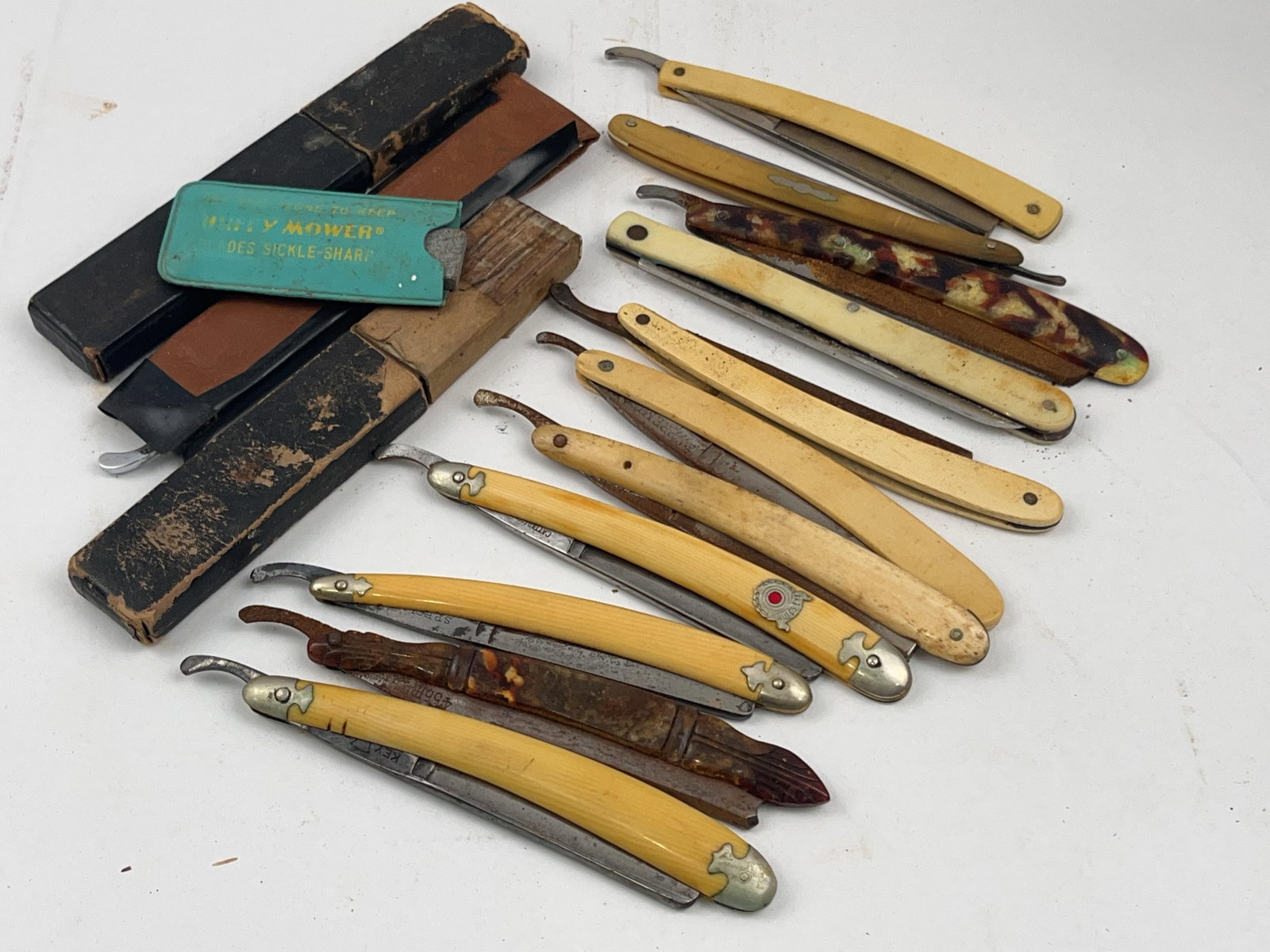Vtg Straight Razors, Tools & Cases (1 of 6)