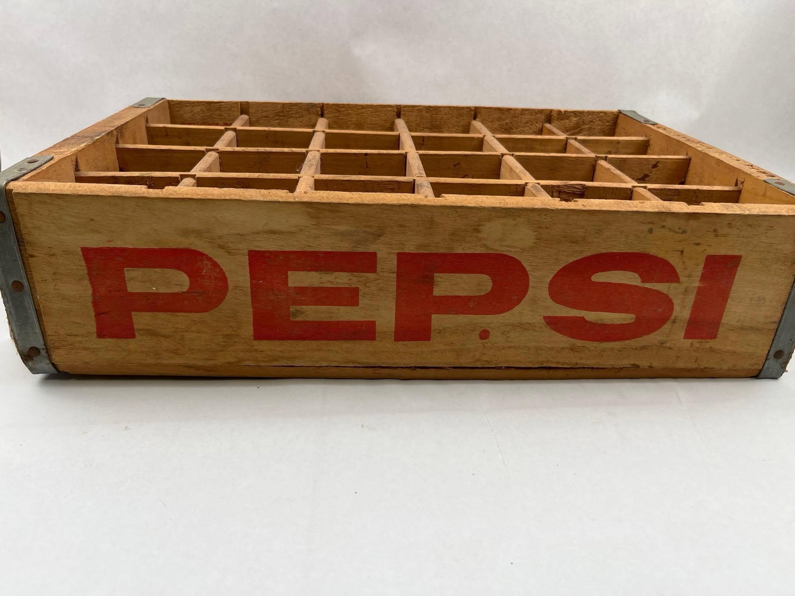Vtg Pepsi-Cola Wooden 24-Bottle Crate (1 of 4)