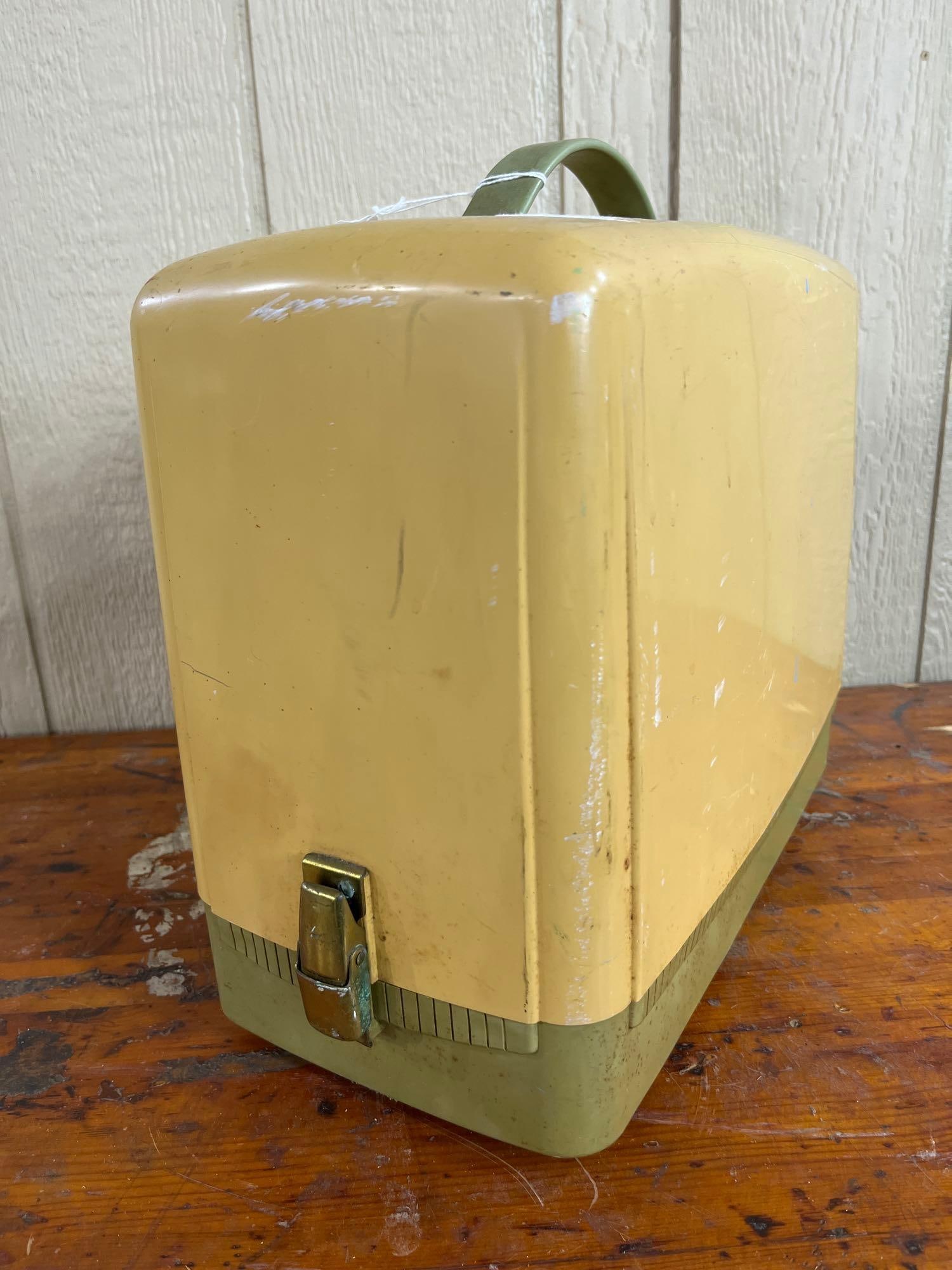 Singer Model 185J Sewing Machine w/Case - 11