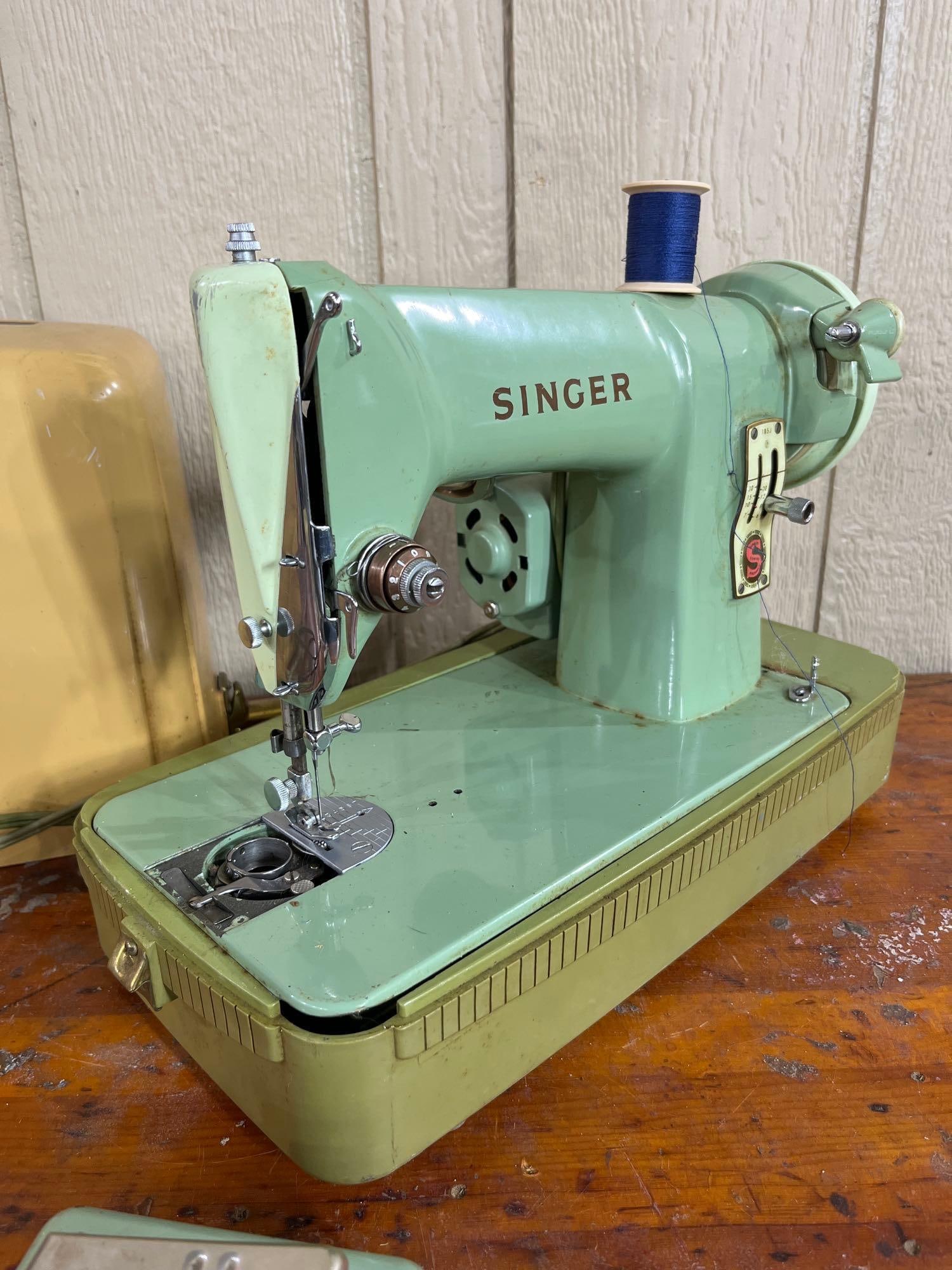Singer Model 185J Sewing Machine w/Case - 2