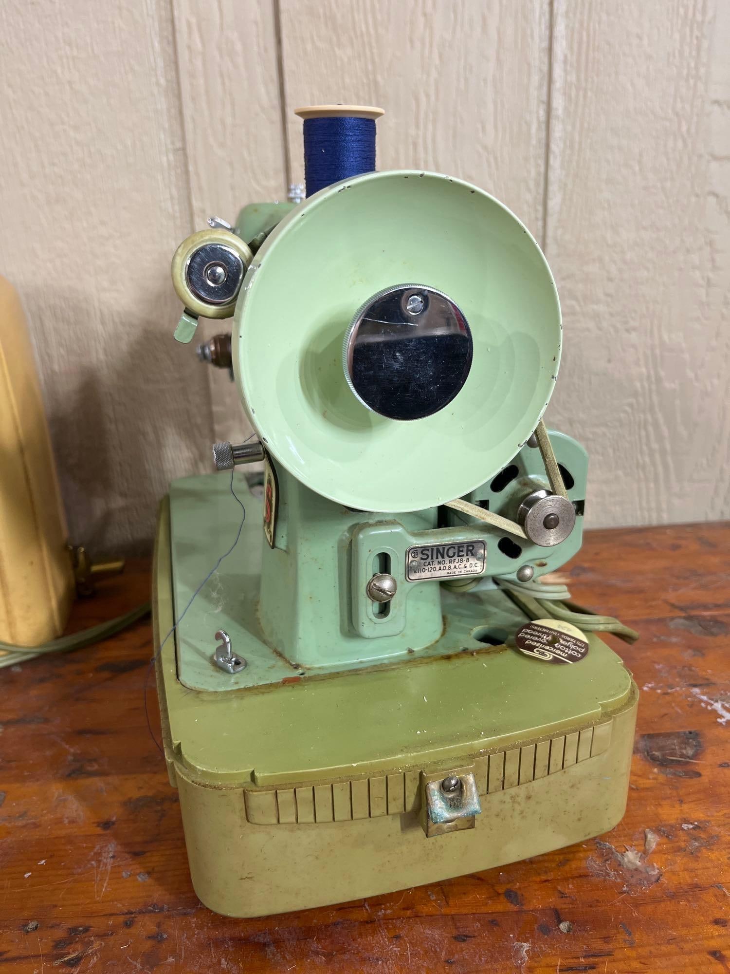Singer Model 185J Sewing Machine w/Case - 7