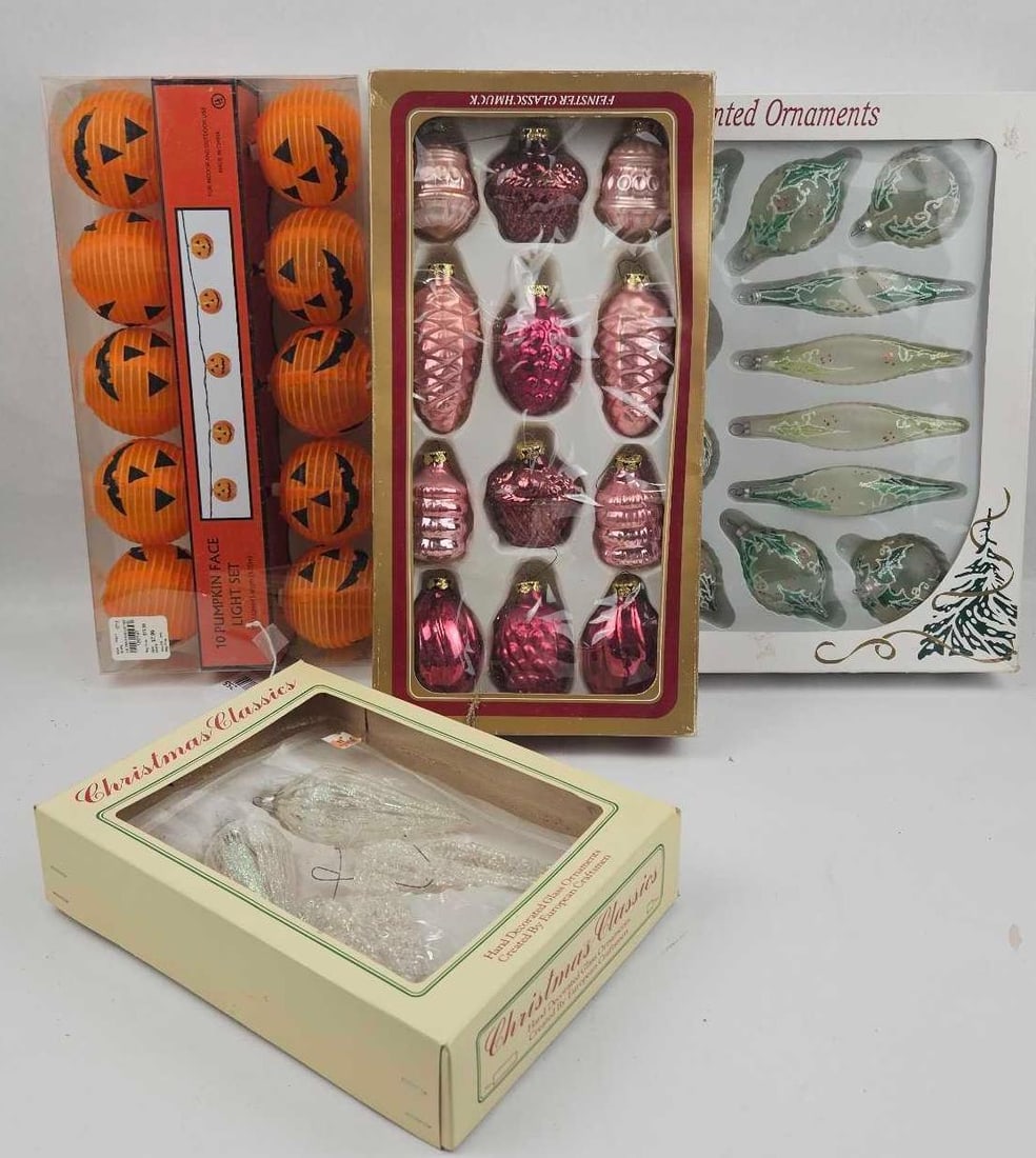 Rauch & Christmas Classics Ornaments (1 of 6)