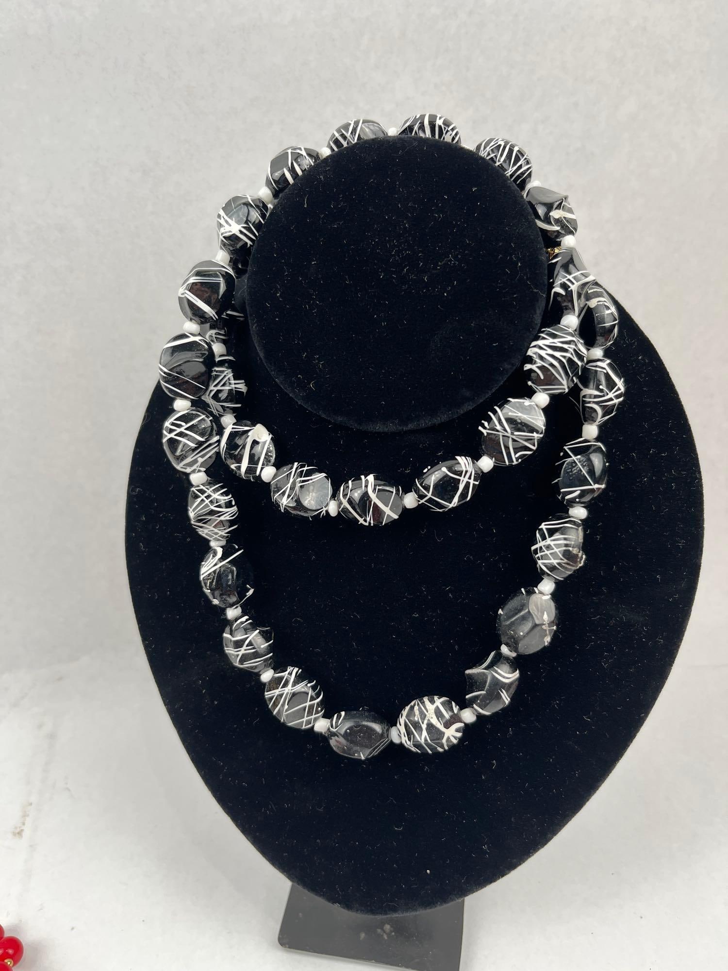 Collection Beaded Fashion Necklaces - 4