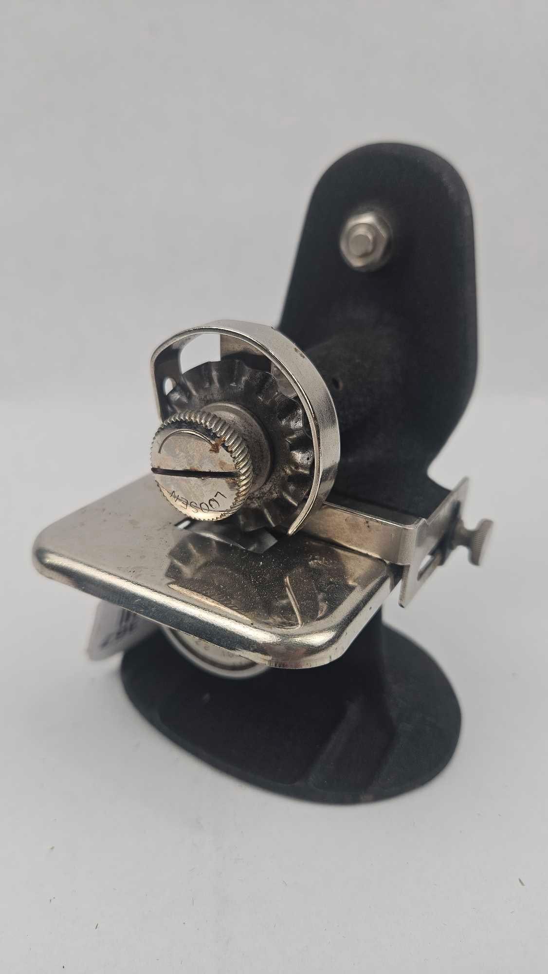 1930s Singer Cast Iron Pinking Machine - 3