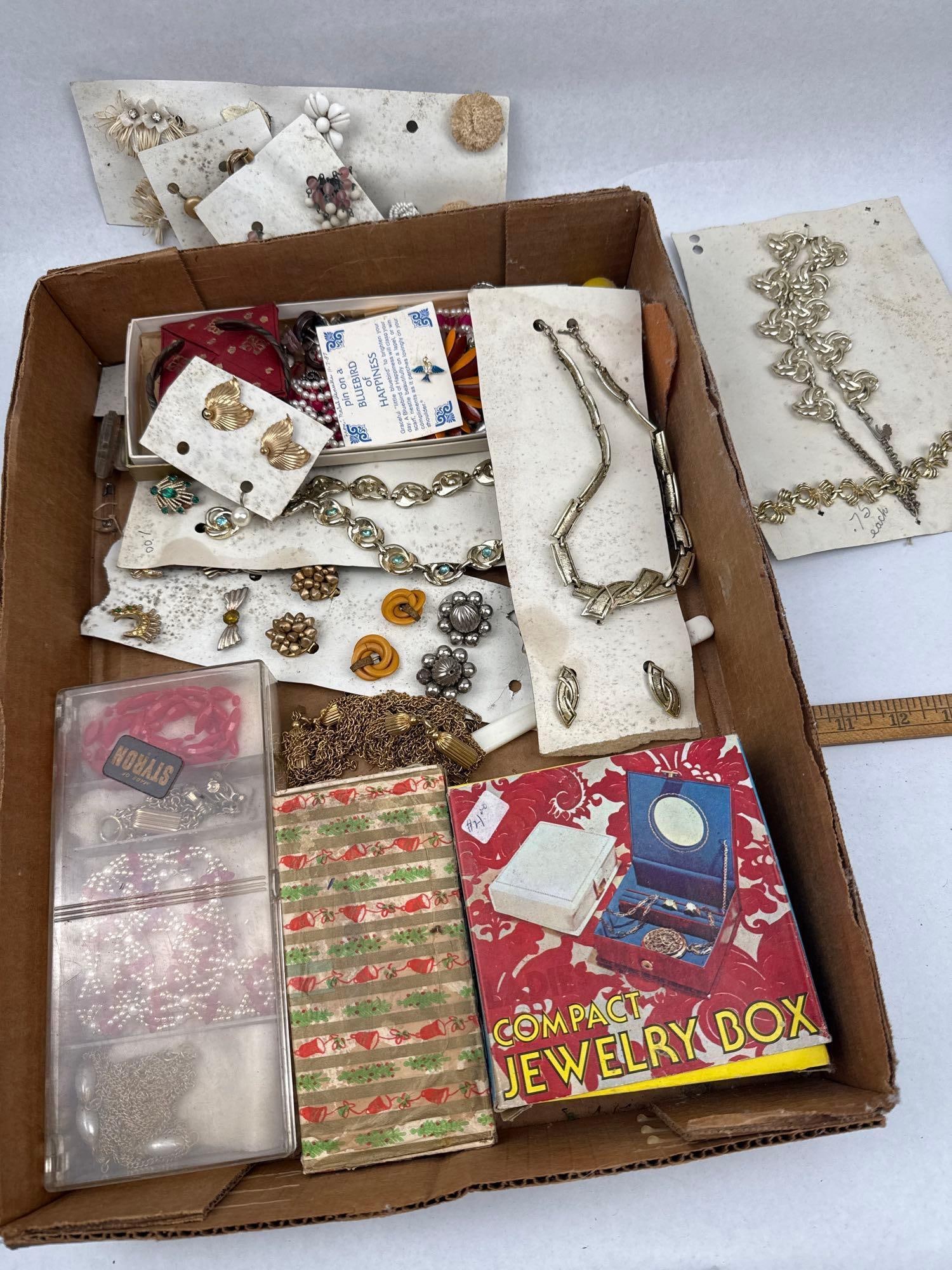 Costume Jewelry & Accessories (1 of 6)
