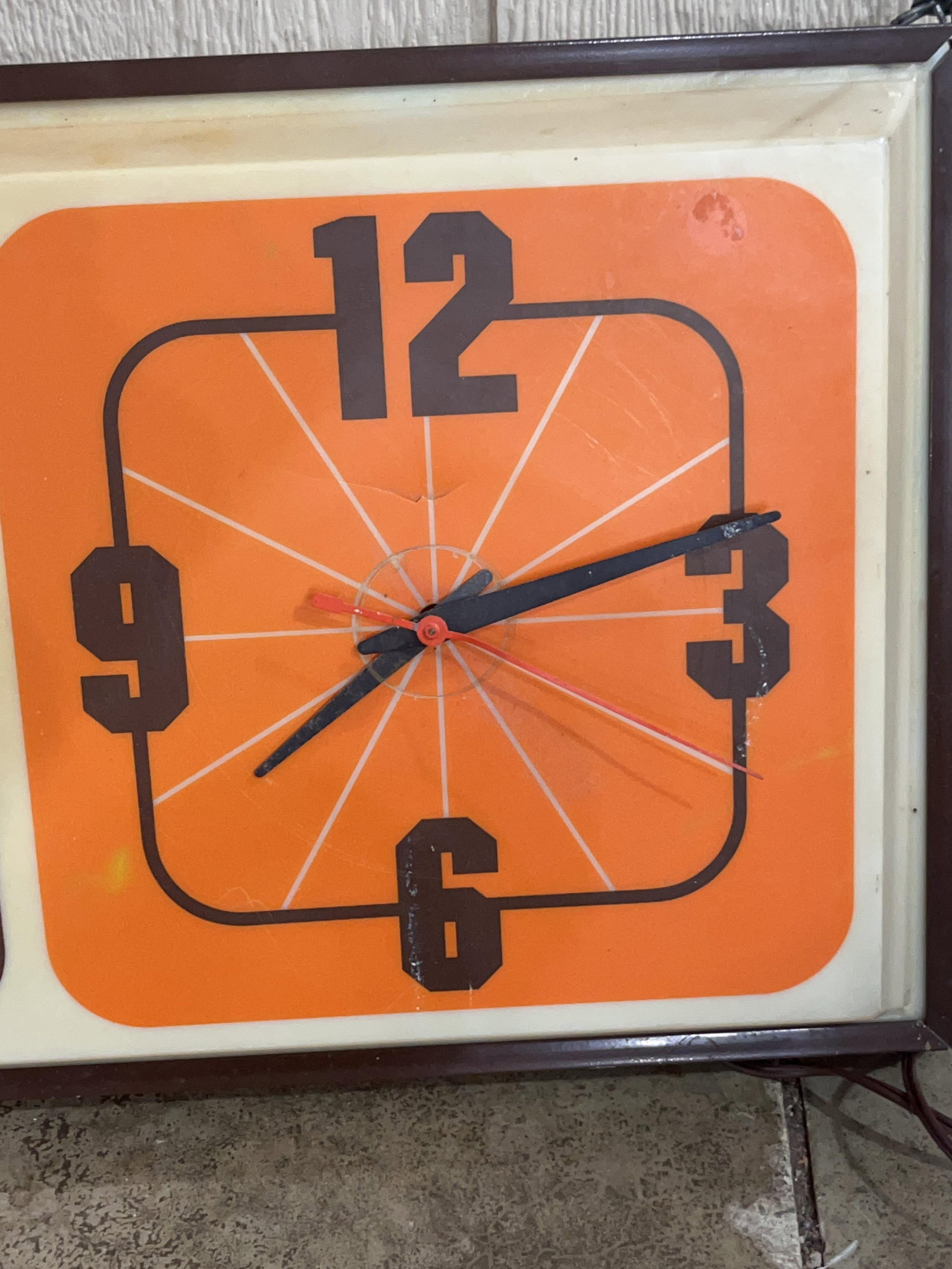 Trustworthy Hardware Lightbox Clock - 2