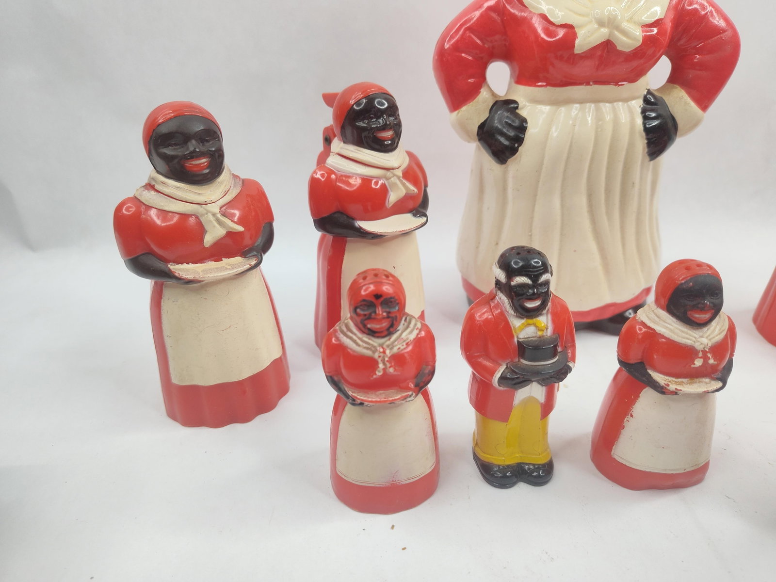 Mid-C. American Caricature Kitchenware - 3