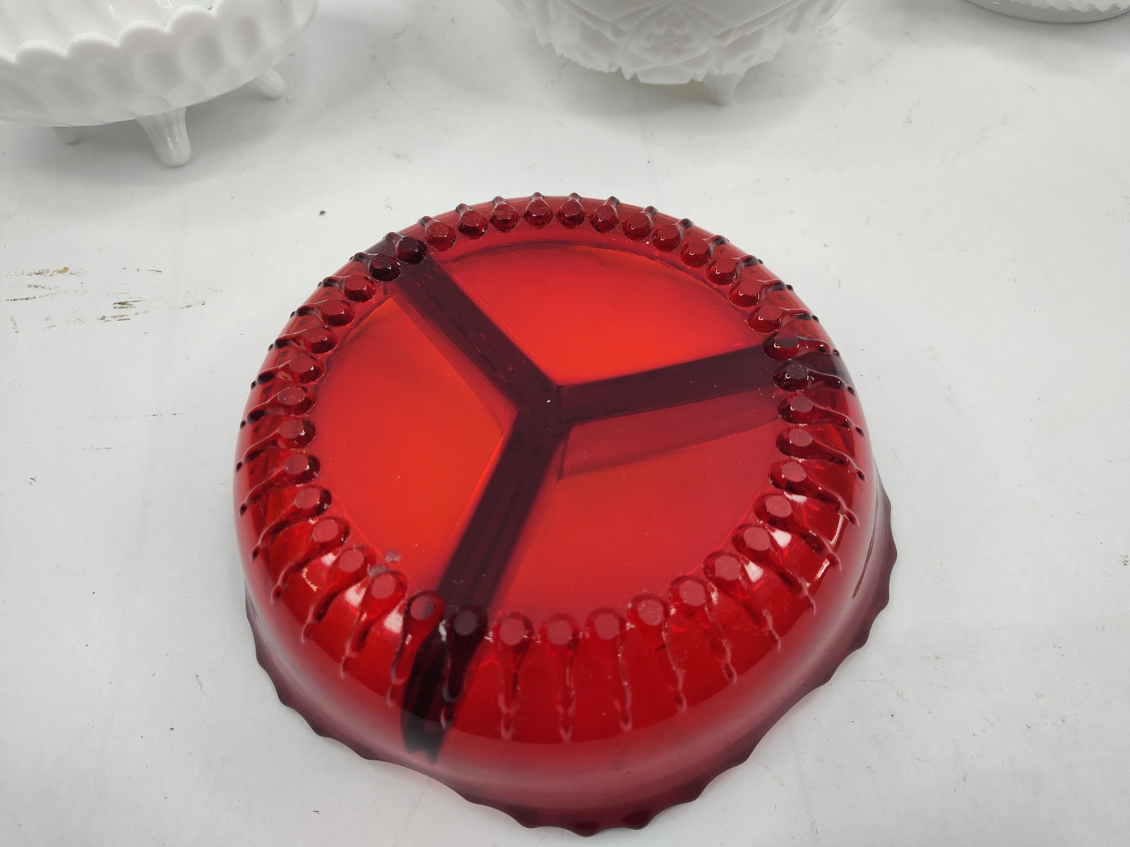 Set American Milk & Ruby Glass Items - 3