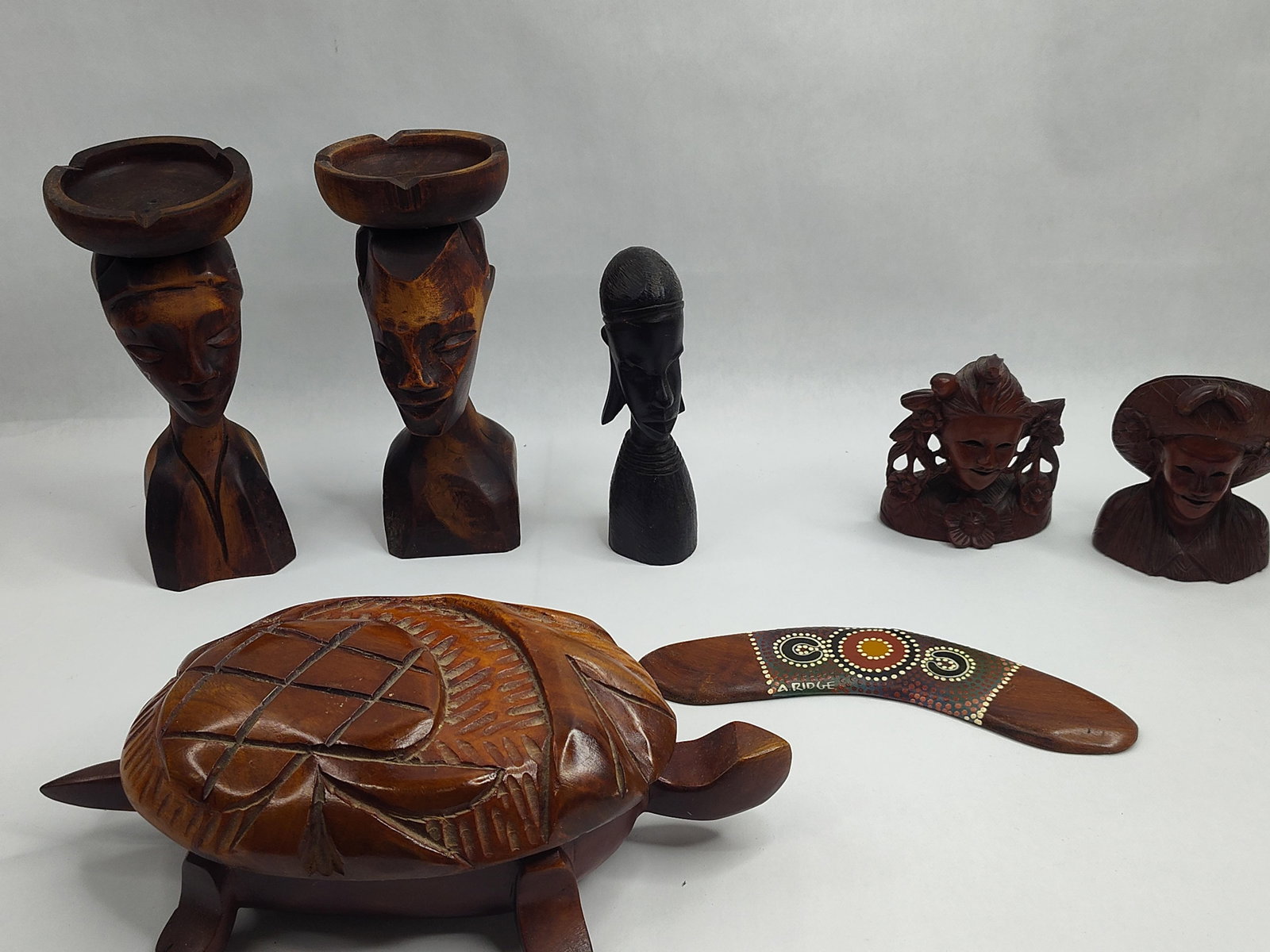 Set Carved Wood Objects & Boomerangs (1 of 9)