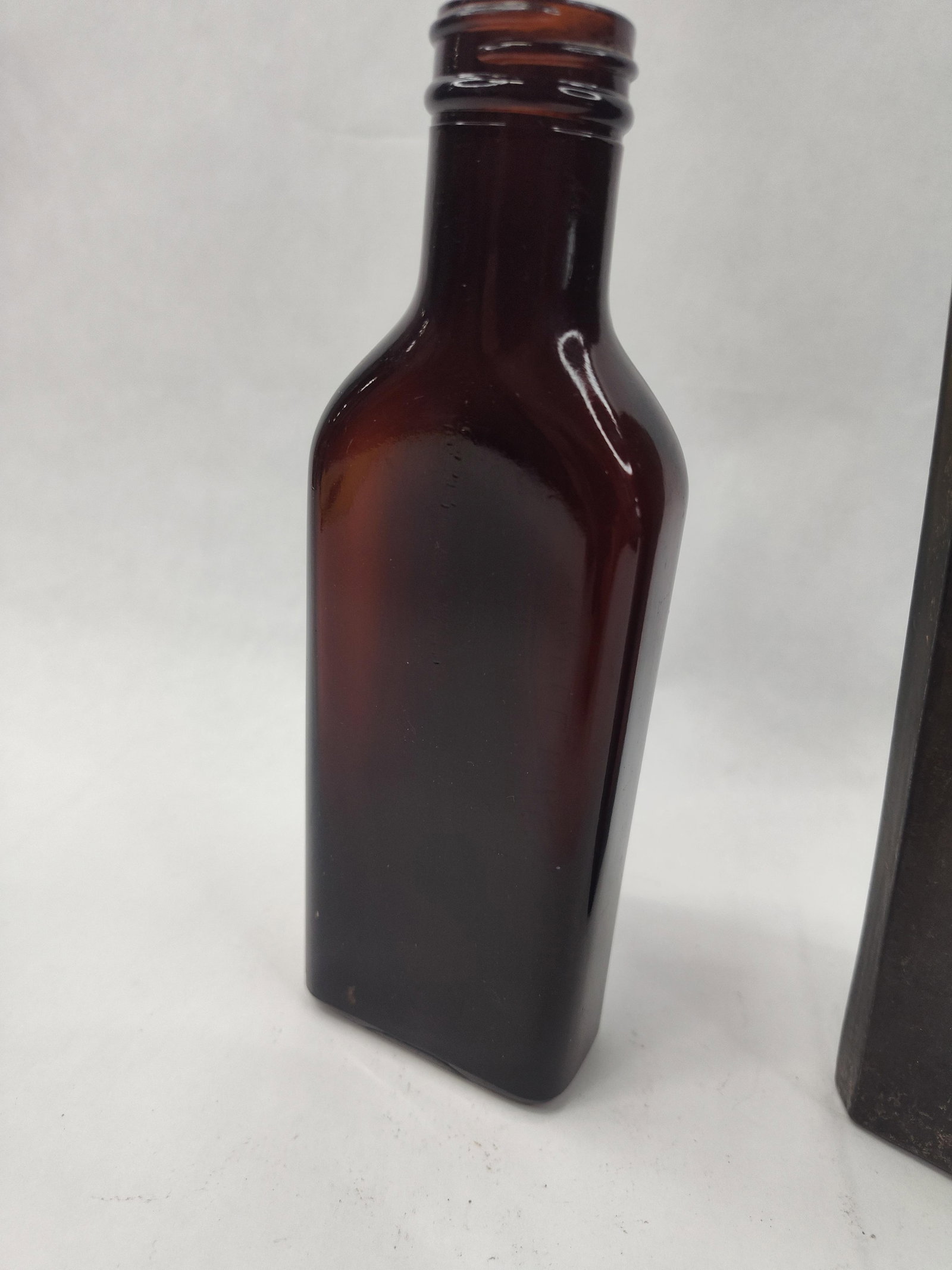 Pair Medicine & Case Gin - 7