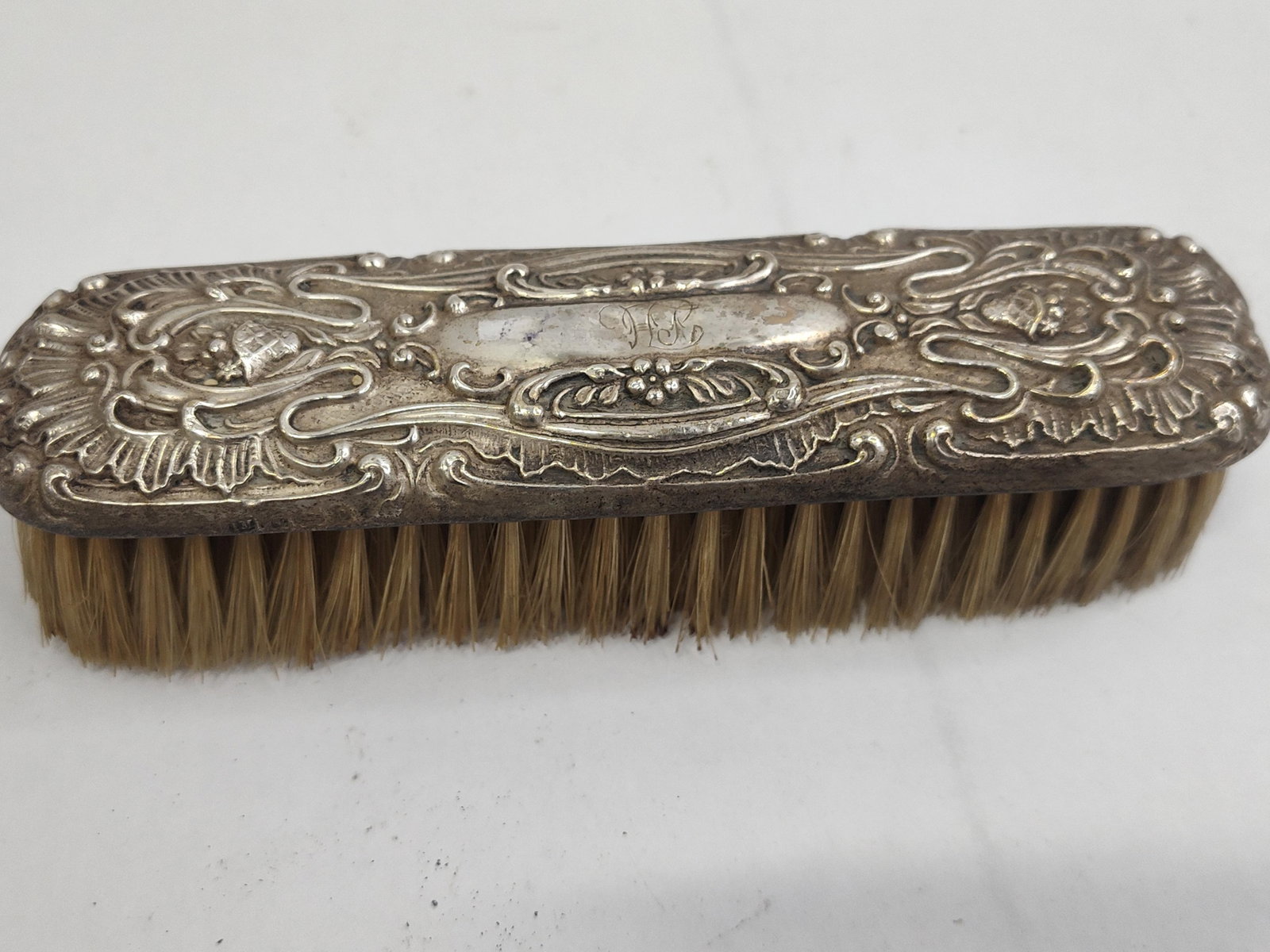 2 Str. Items: Bow Brooch & Brush - 6