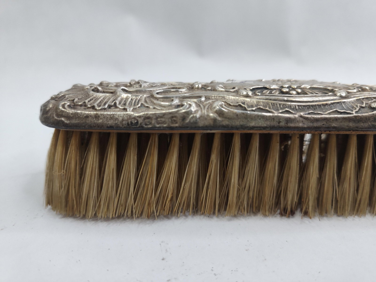 2 Str. Items: Bow Brooch & Brush - 7