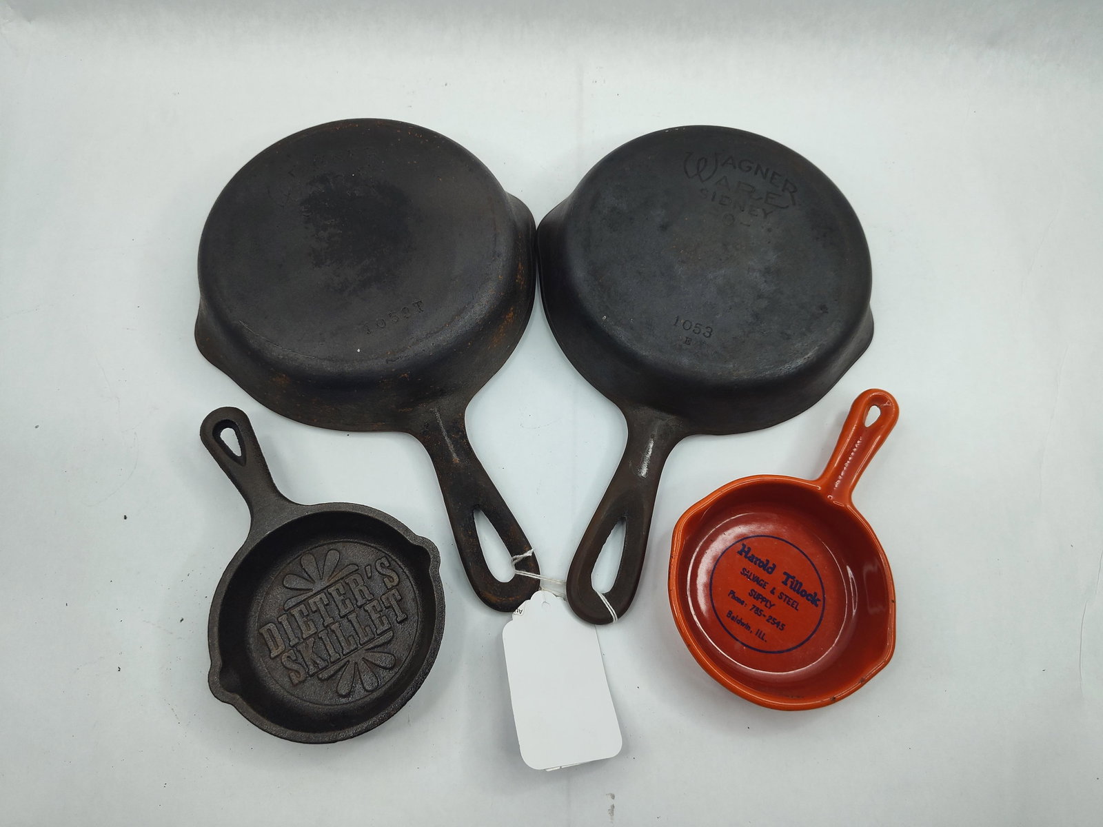 Set 4 Wagner & Lodge Iron Skillets (1 of 8)