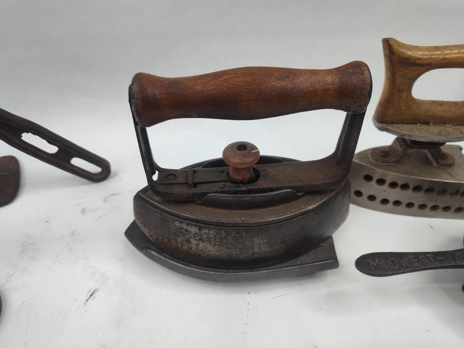 Set & Cast Iron Tools - 7