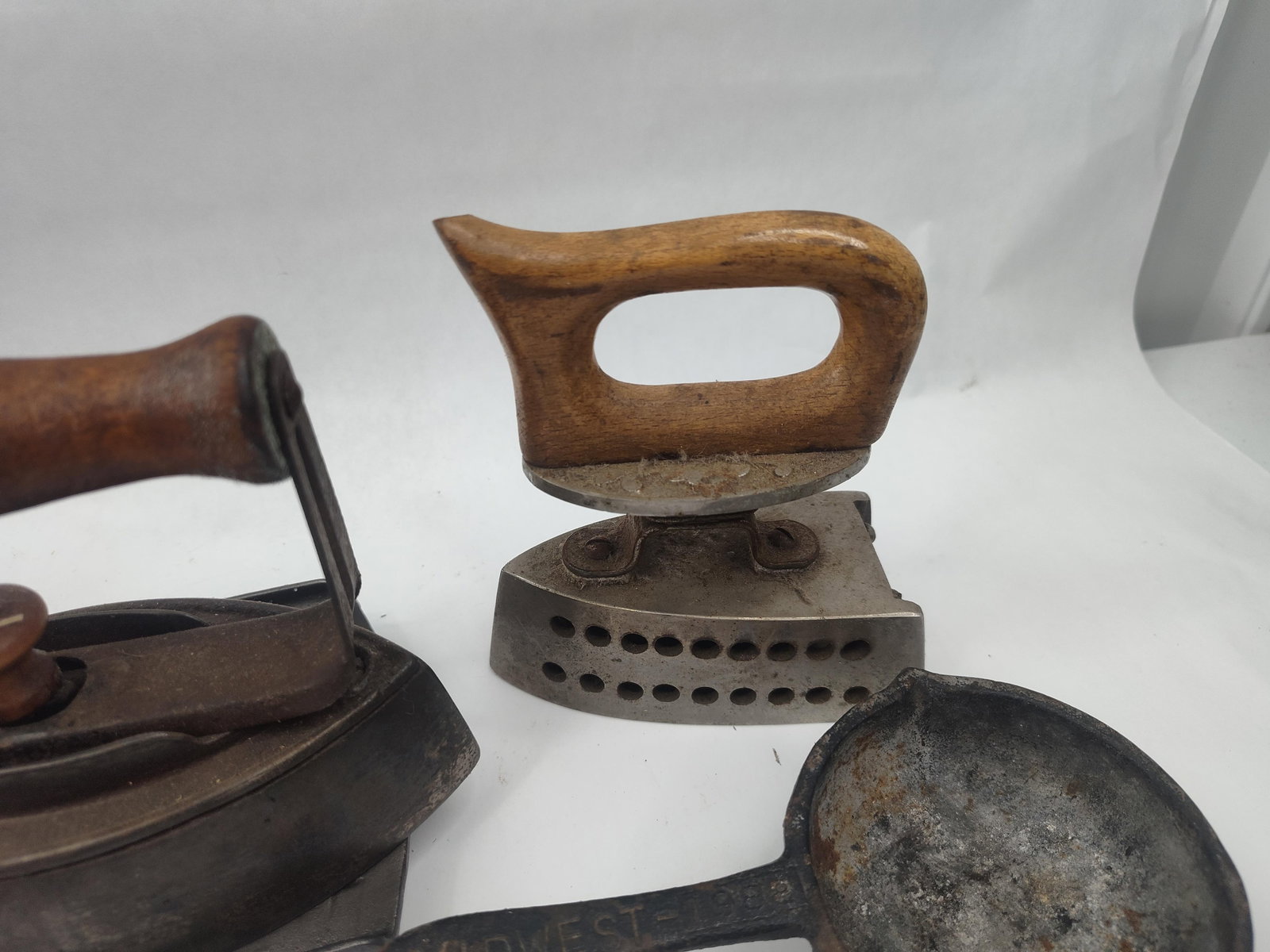 Set & Cast Iron Tools - 8