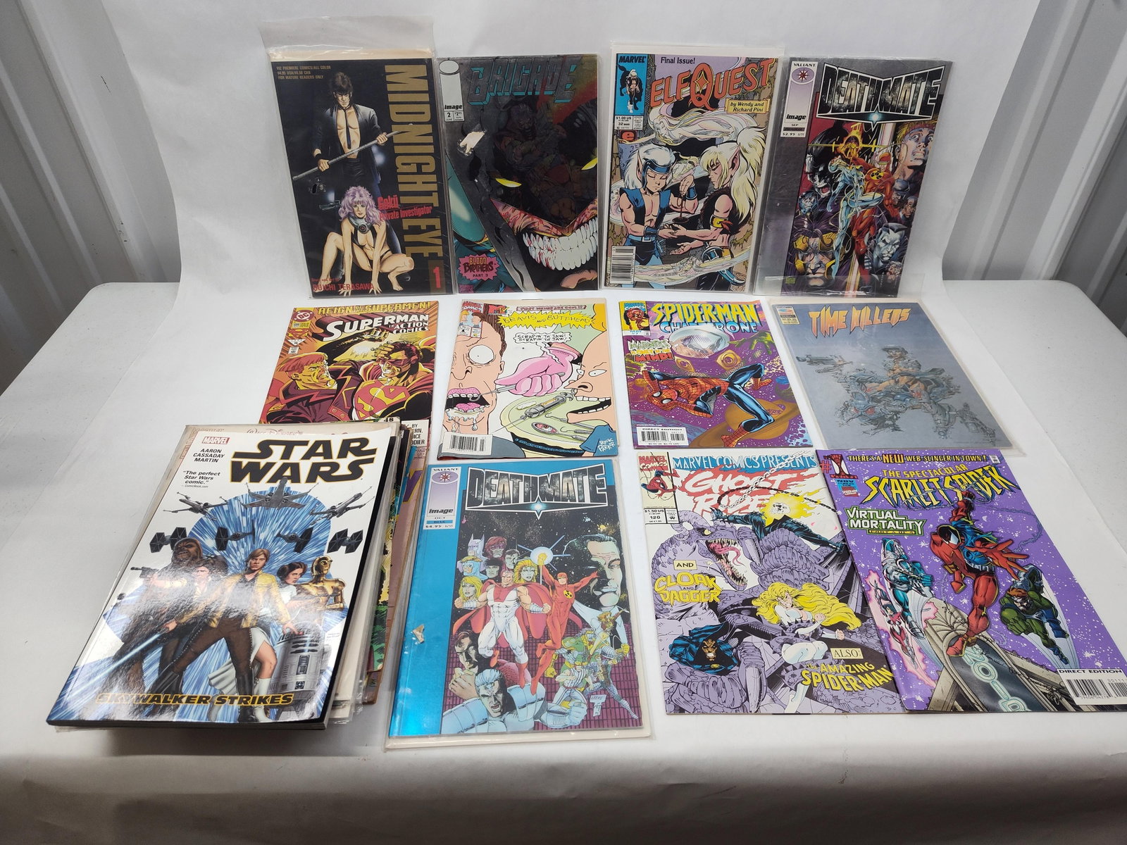 & Modern Comic Books Assortment (1 of 14)