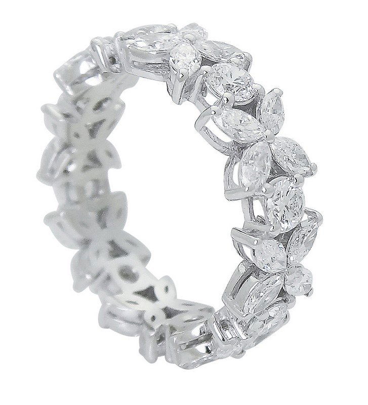 Tiffany & Co Victoria 1.93 TCW Alternating Diamond Band (1 of 5)