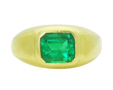 18K Yellow Gold Emerald Men's Ring: 18K Yellow Gold Emerald Men's Ring This is a 18K Yellow Gold Emerald Cut Emerald Ring. This can be unisex for both male or female. Total weight of the item is 7.9 grams and ring size is 7.