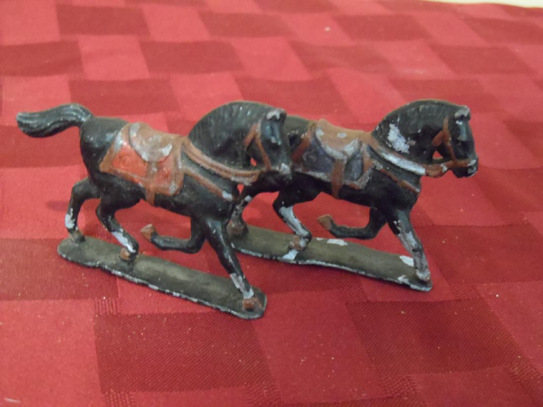 Lot of 5 Antique Revolutionary War Lead Soldiers and: Lot of 5 antique Revolutionary War lead soldiers. Lot includes 5 horses and 3 riders. All have original paint and in overall good condition.