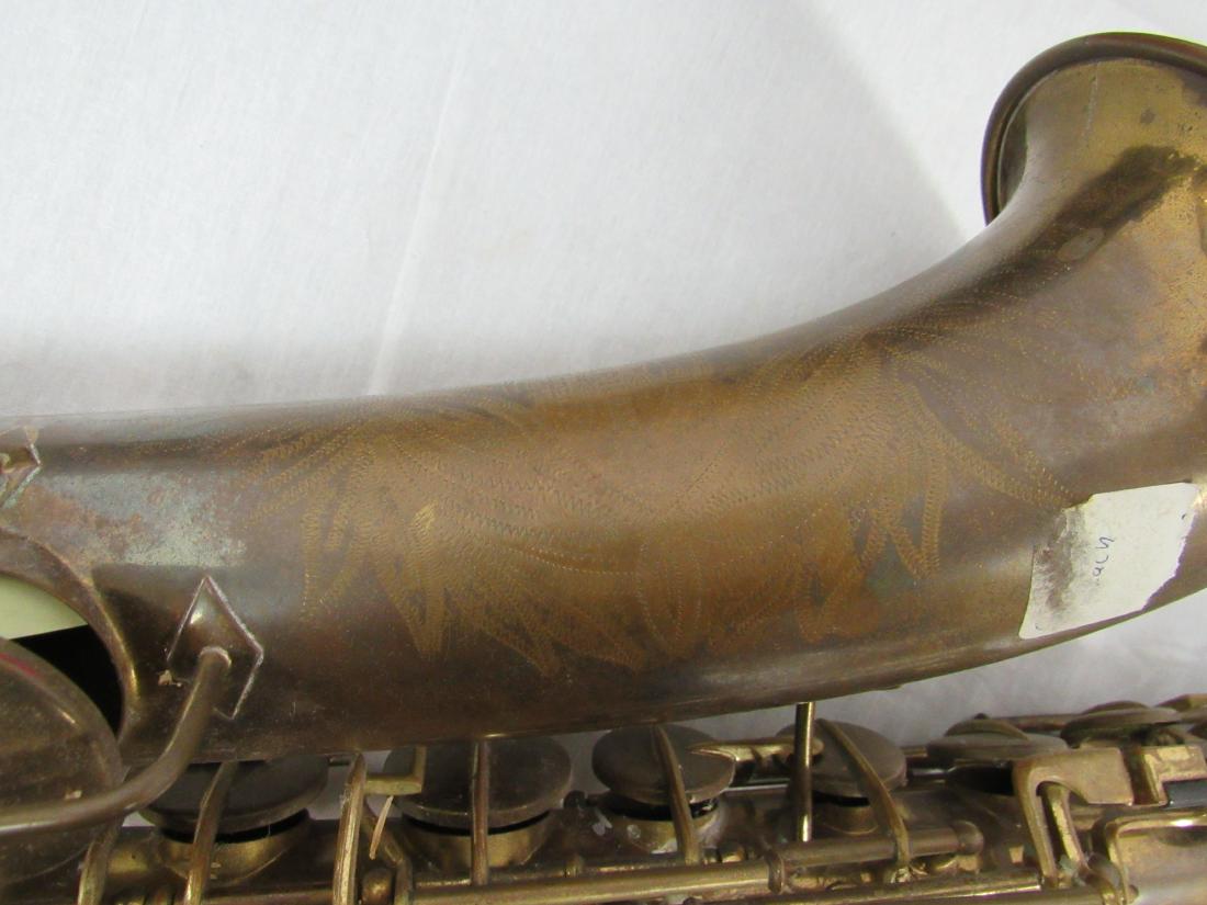 Lot of 2 Antique Saxophones: Lot of 2 antique saxophones. One is a 1914 Gretsch, the other is a Knickerbocker. Both have condition issues, great display pieces.