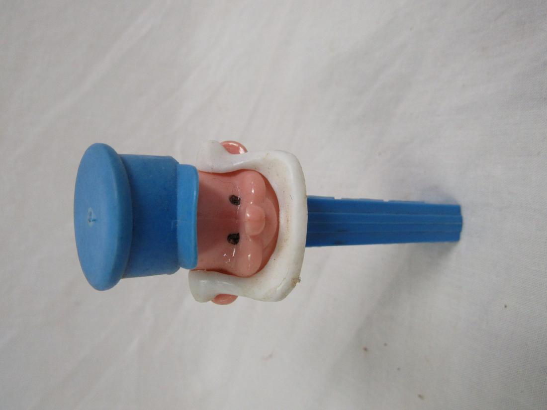 Vintage Sea Captain Bearded Sailor Flip-top Pez: Vintage Sea Captain Bearded Sailor Flip-top Pez Dispenser, no feet. Measures 4.5"