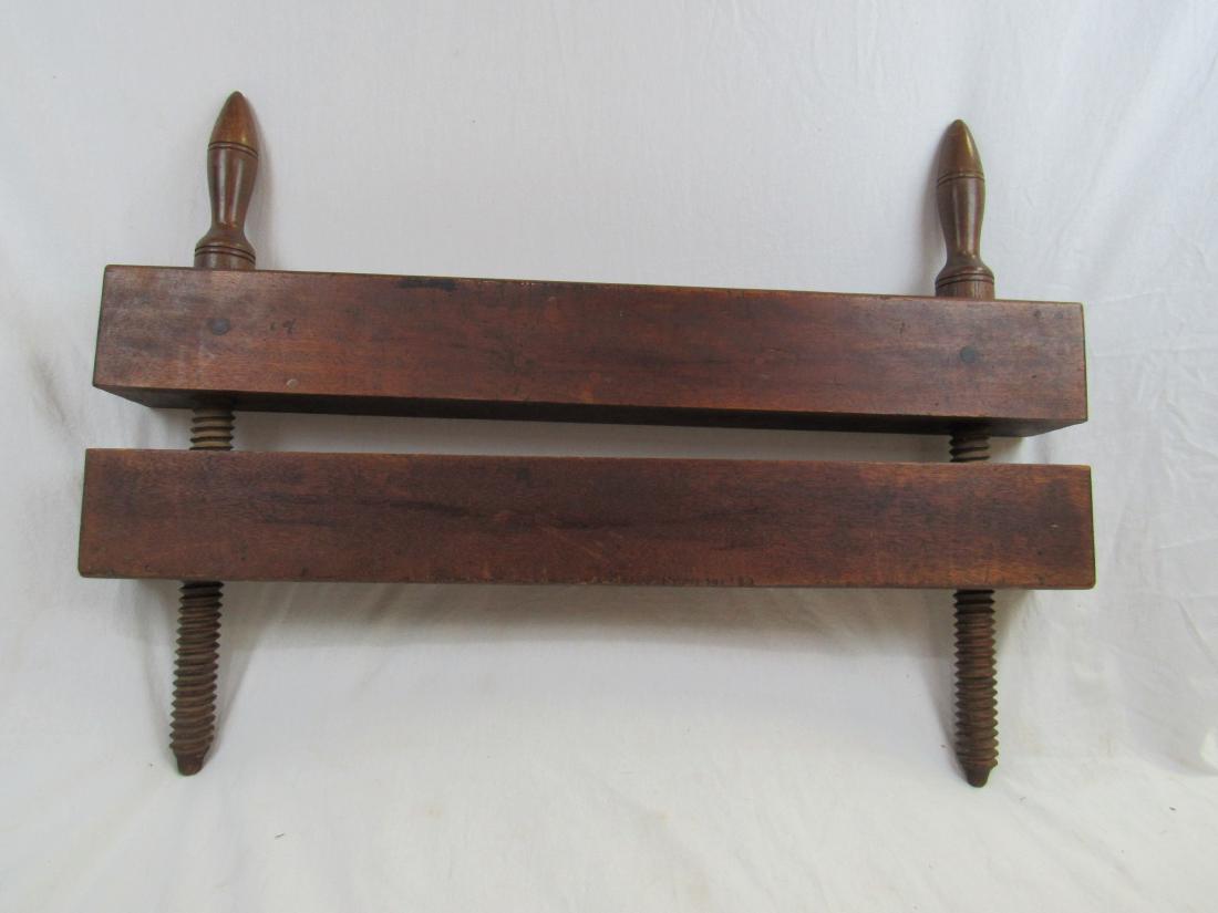 Antique W.O. Hickok Harrisburg Book Press: Antique W.O. Hickok Harrisburg Book Press. In excellent working condition. Stamped on the side. Measures 28 x 19