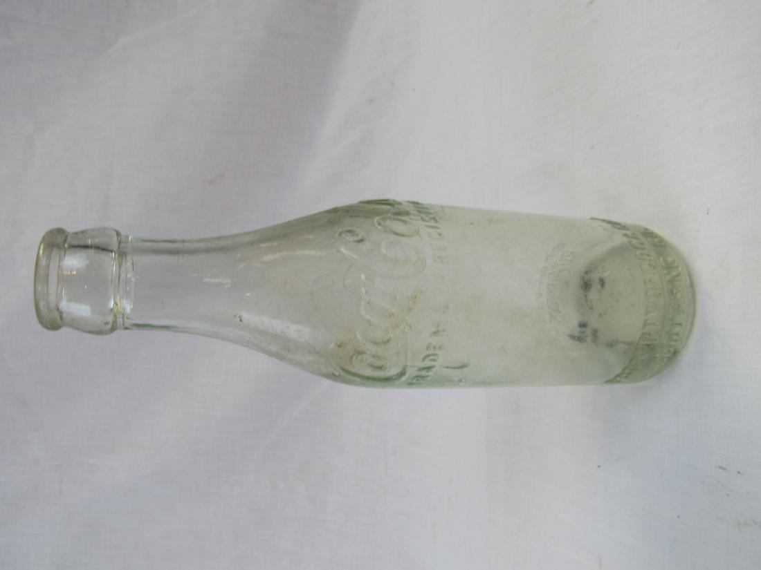 Straight Side Coca-Cola Bottle Roanoke, Alabama: Straight Side houlder Script Coca-Cola Bottle Roanoke, Alabama. In overall good condition, bruise on edge of base.