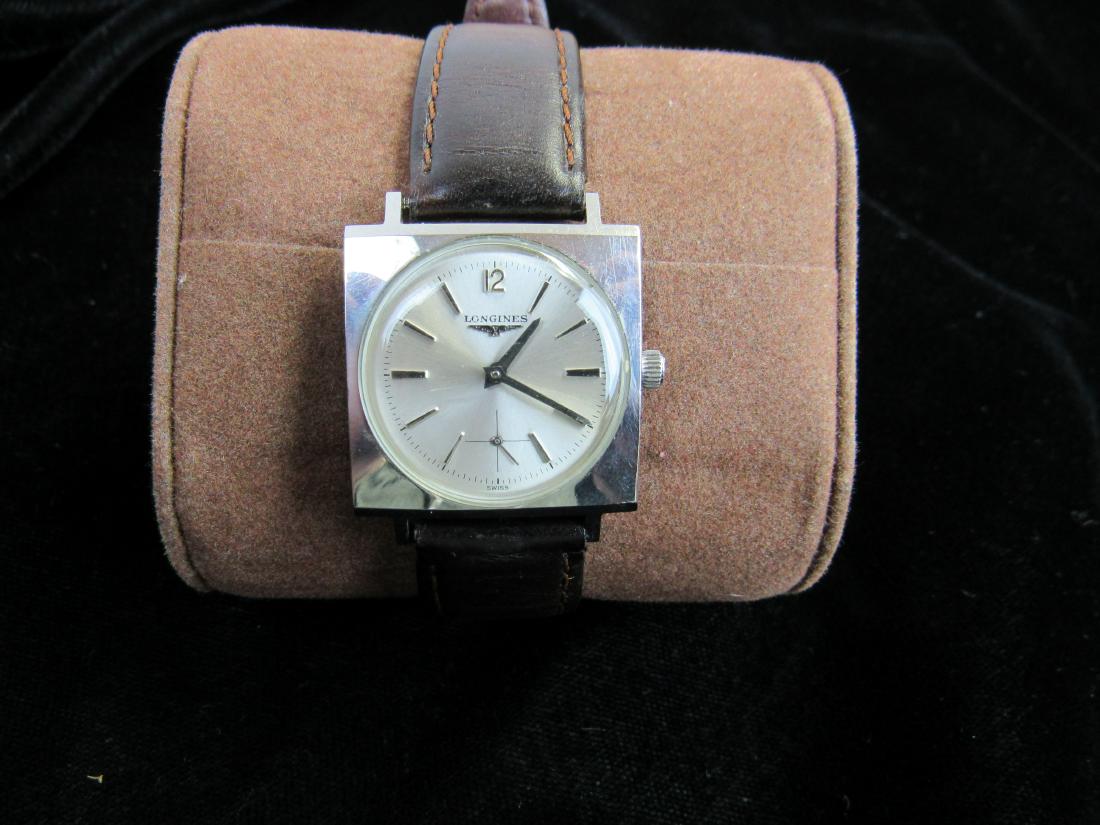 Vintage Longines Mens Wrist Watch: Vintage Longines Mens Wrist Watch. In excellent working condition.