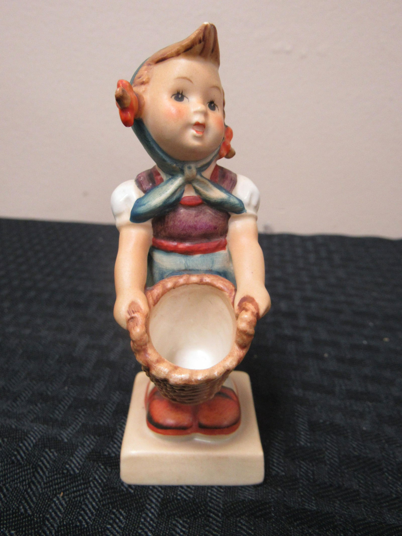 Vintage Goebel Hummel Figurine "Little Helper": Vintage Goebel Hummel Figurine "Little Helper". Excellent condition. 4.25" tall