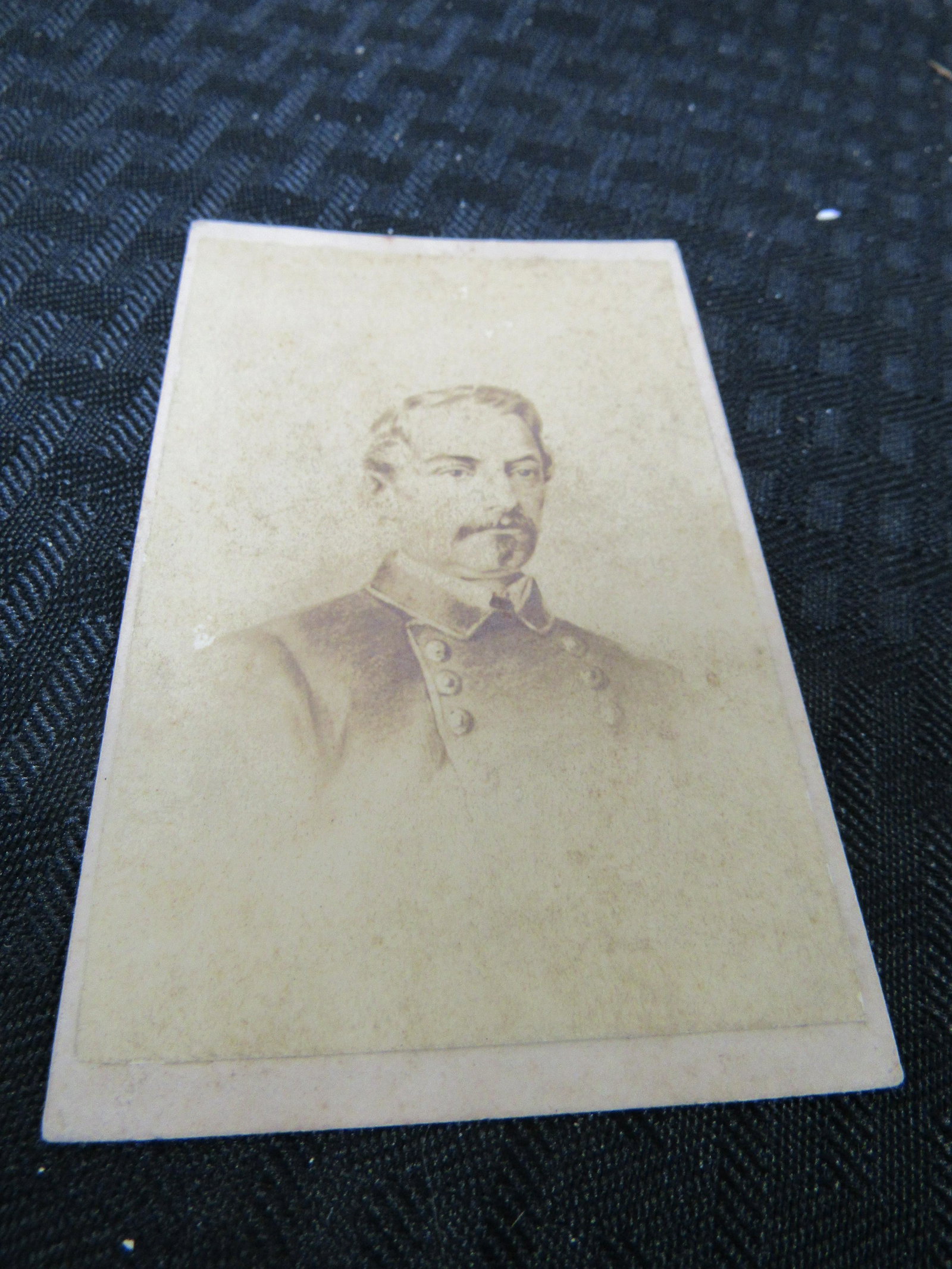 Lithograph Carte de Vista (CDV) of Confederate General: Lithograph Carte de Vista (CDV) of Confederate General Beauregard. Fair condition. 4.25"