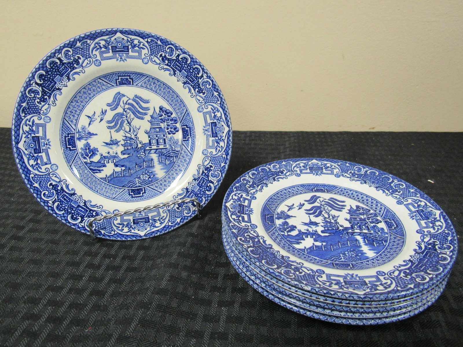 Lot of 6 English Ironstone "Old Willow" Dessert Plates: Lot of 6 English Ironstone "Old Willow" Dessert Plates. Excellent condition. 7". #568
