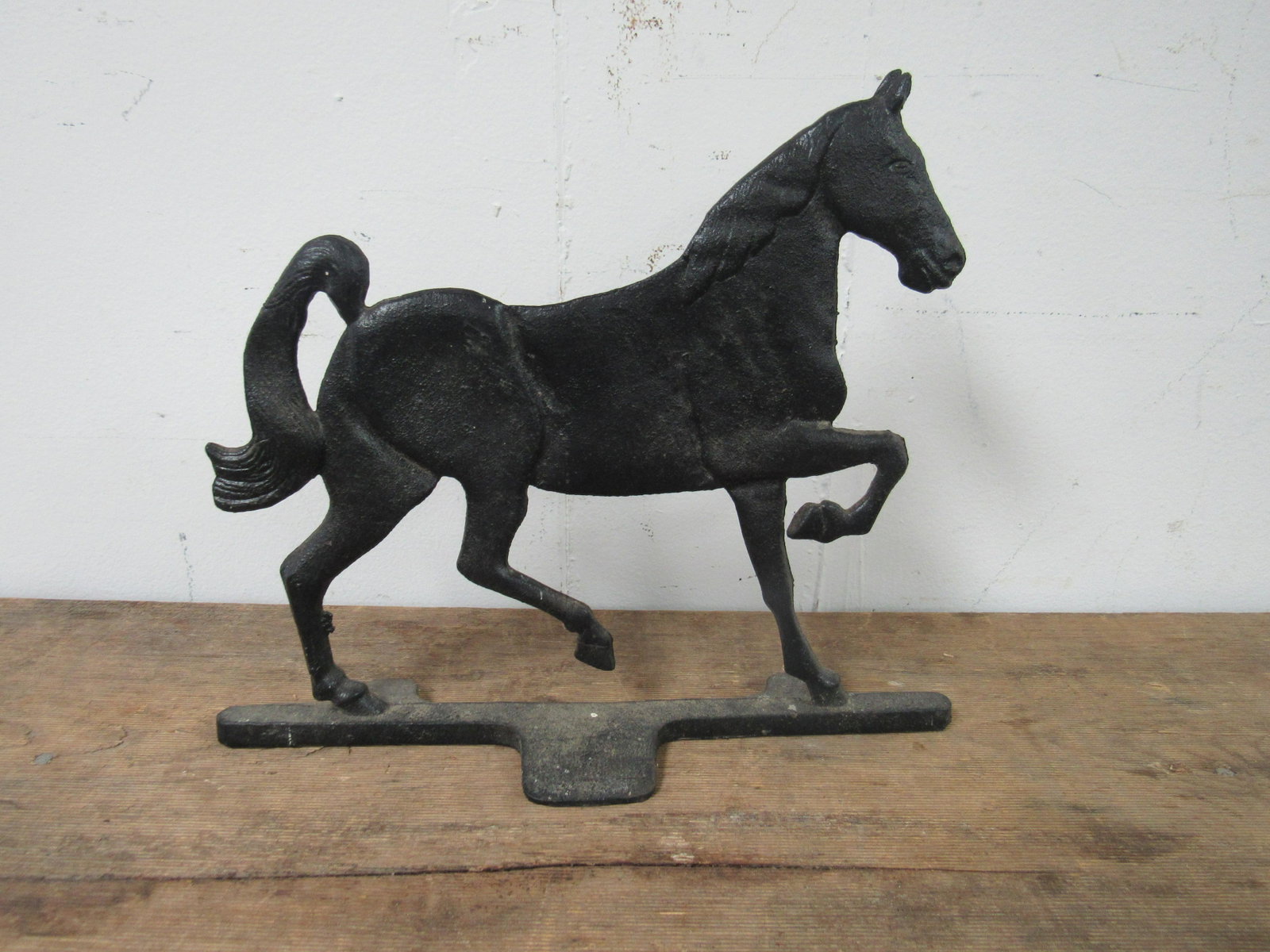 Vintage Cast Iron Horse Door Stop: Vintage Cast Iron Horse Door Stop. Very good condition. 11.75" x 10"