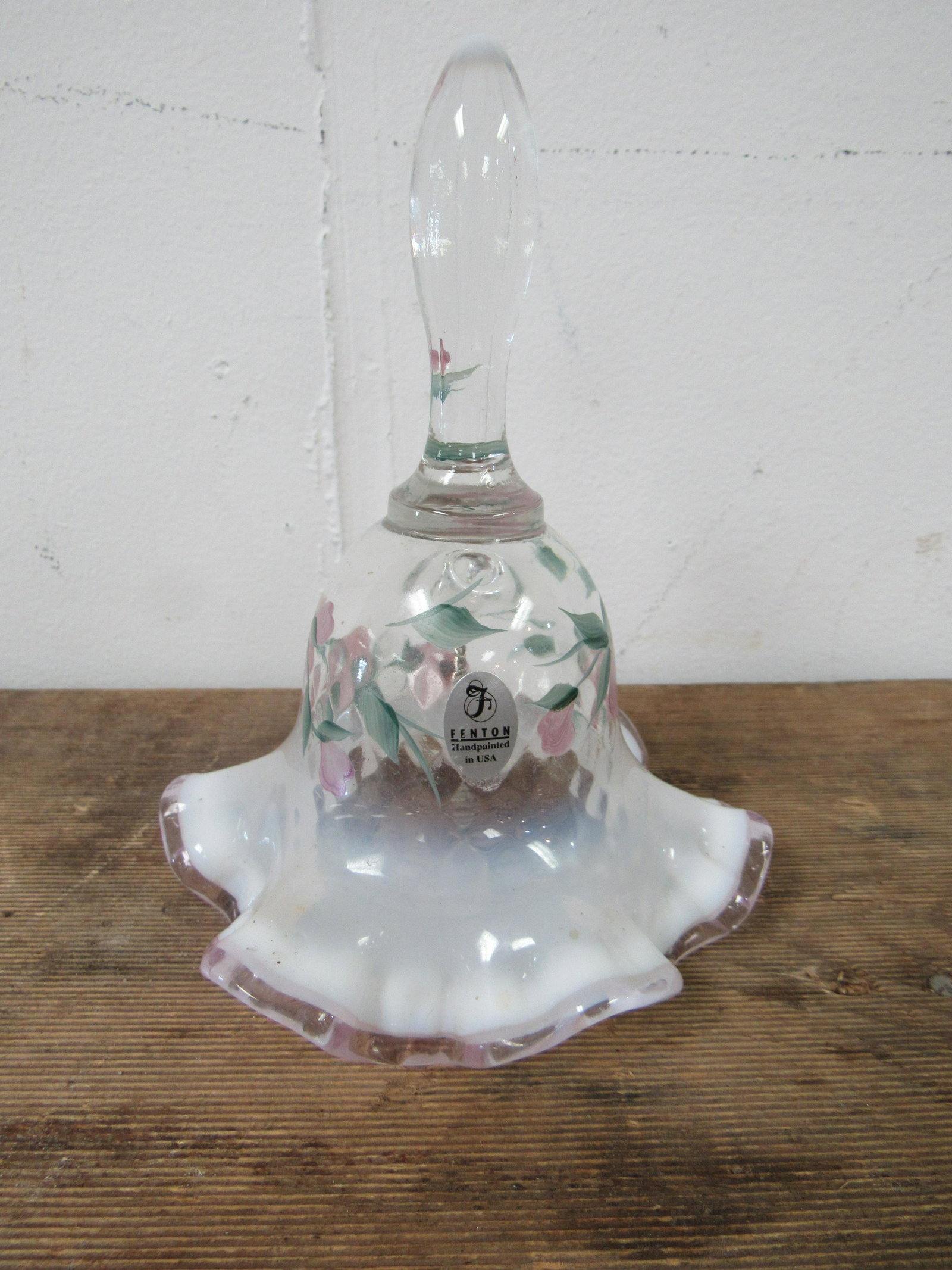 Hand painted Fenton Bell: Hand painted Fenton Bell. Excellent condition. Roses painted on side. Inside of bell signed D. Brown. 5" x 6"