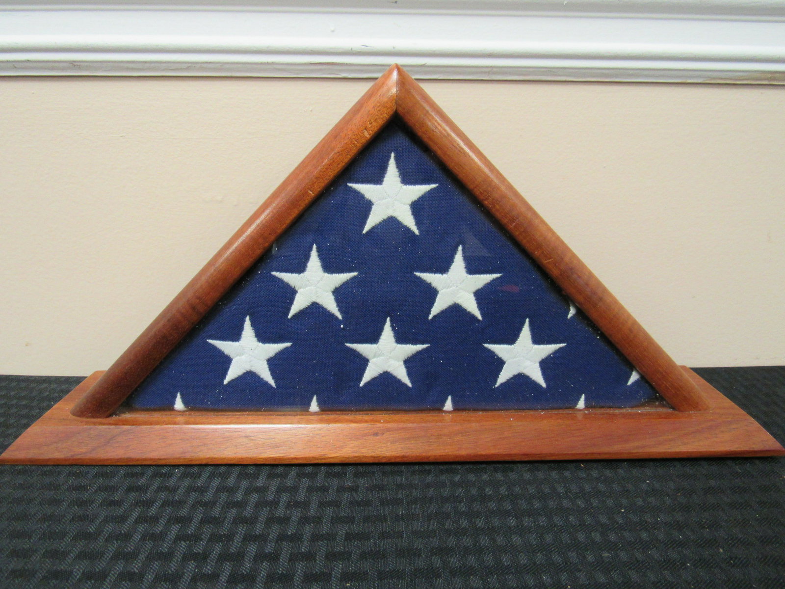 Vintage 50 Star Stitched United States Flag: Vintage 50 Star Stitched United States Flag. Includes presentation case made of genuine koa wood. Excellent condition. 9" x 18" x 3.5"