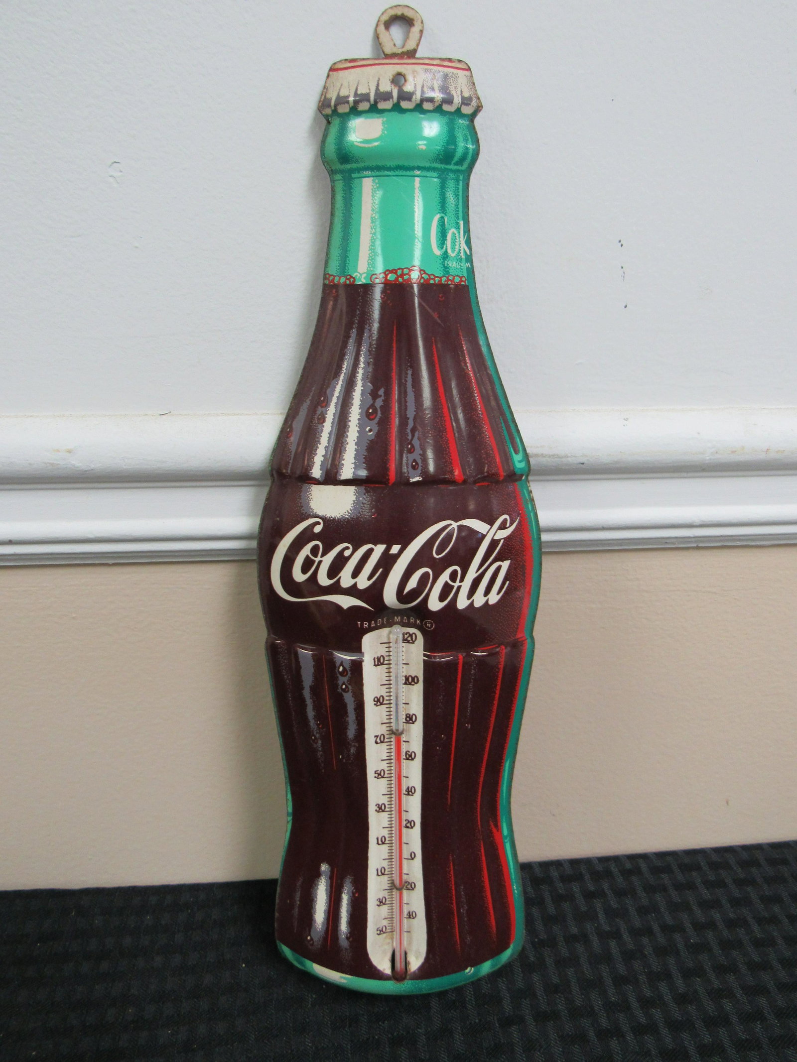 NOS Robertson Coca Cola Thermometer: NOS Robertson Coca Cola Thermometer. Excellent, working condition. 17.25" x 4.75"
