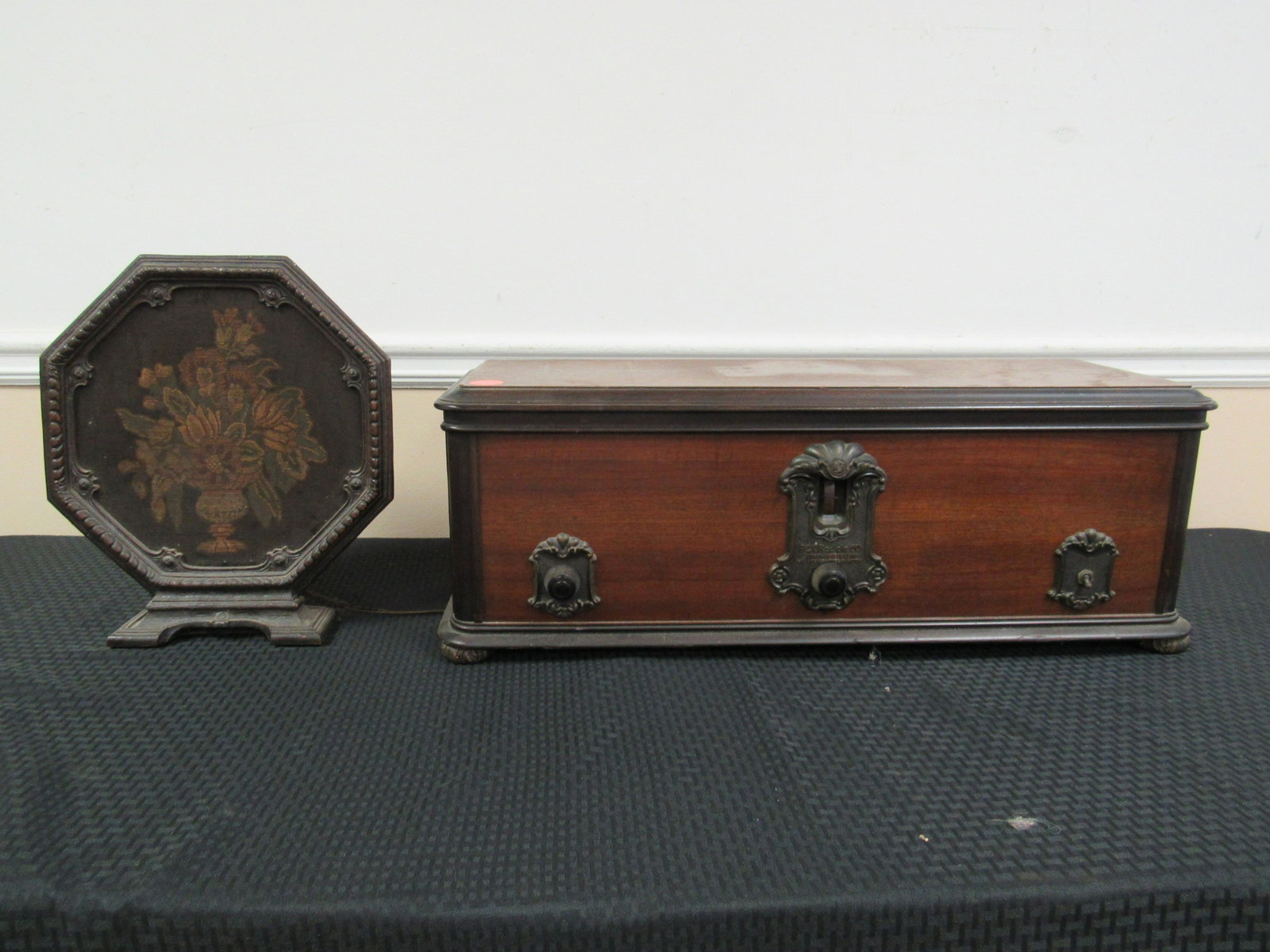Antique RCA Radiola 60 with External Needlepoint: Antique RCA Radiola 60 with External Needlepoint Speaker. Radio case in good condition. Missing small spot of veneer, external speaker in very good condition. Working condition unknown. Radio 29.5" x 