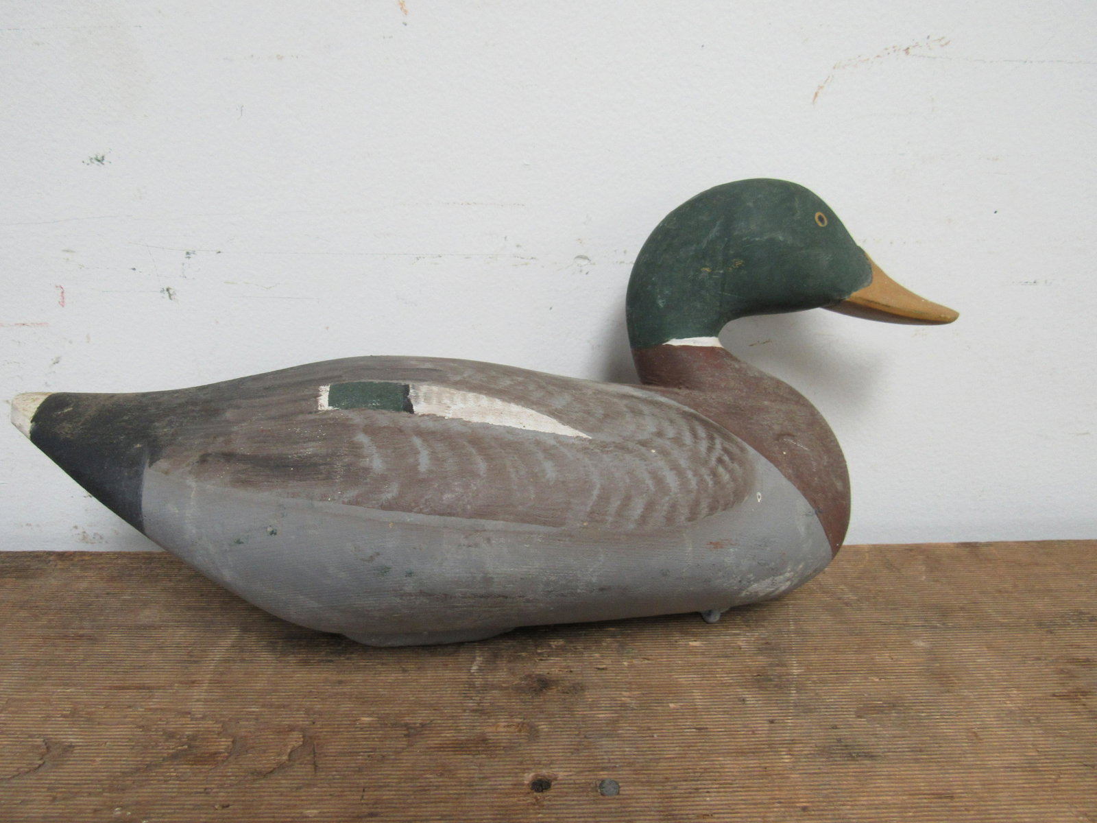 Paul Gibson (1902 - 1984) Handcarved Mallard Drake: Paul Gibson (1902 - 1984) Handcarved Mallard Drake Decoy with Original Weight. Crack on side, as photographed. 15" x 6.5"