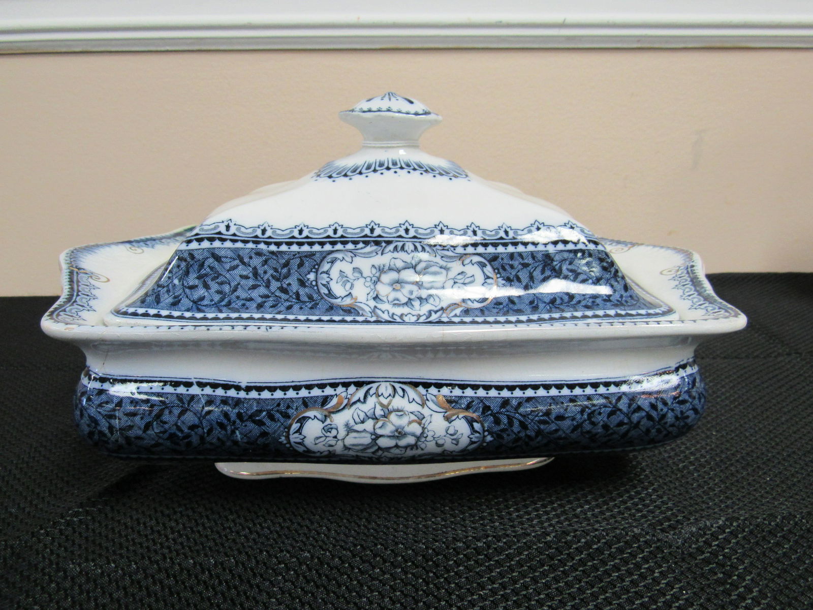 Antique S. Hancock & Son "Laurel" Flo Blue Covered Dish: Antique S. Hancock & Son "Laurel" Flo Blue Covered Dish (Item No. 688). Very good condition with small hairline crack, as photographed. 11" x 7.5" x 6"