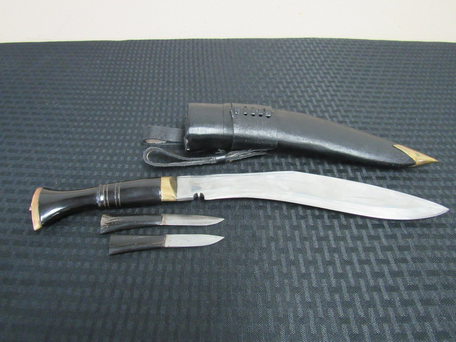 Vintage 3 Piece Nepal Knife Set: Vintage 3 Piece Nepal Knife Set. Handles constructed of horn set. Very good condition. Largest knife overall measures 15.5", Blade 10.5"